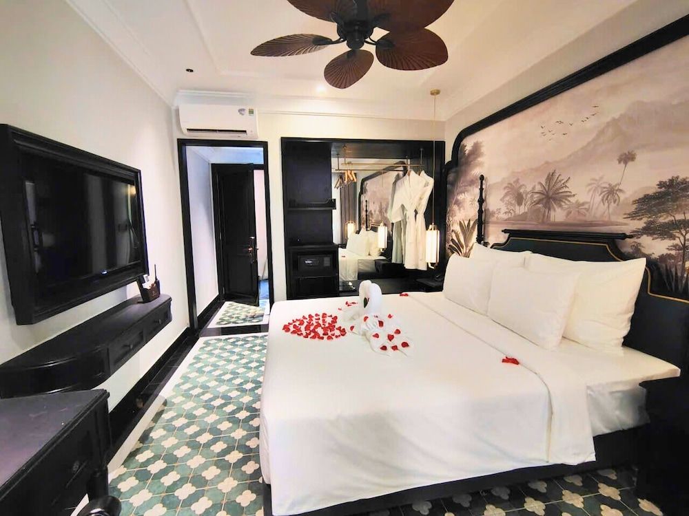 L'Heritage Riverside Hoi An Premium Double Room, 1 King Bed, Garden Area 5