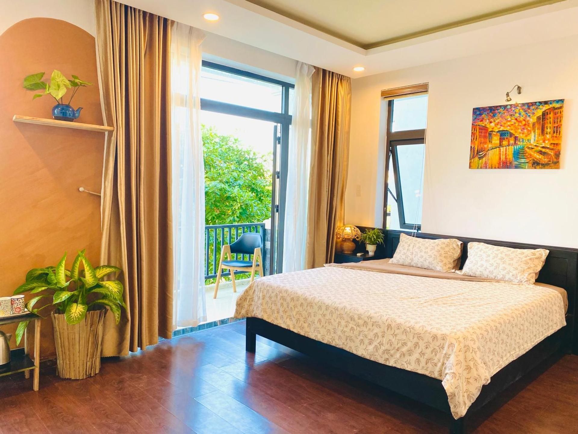 King Room with Balcony