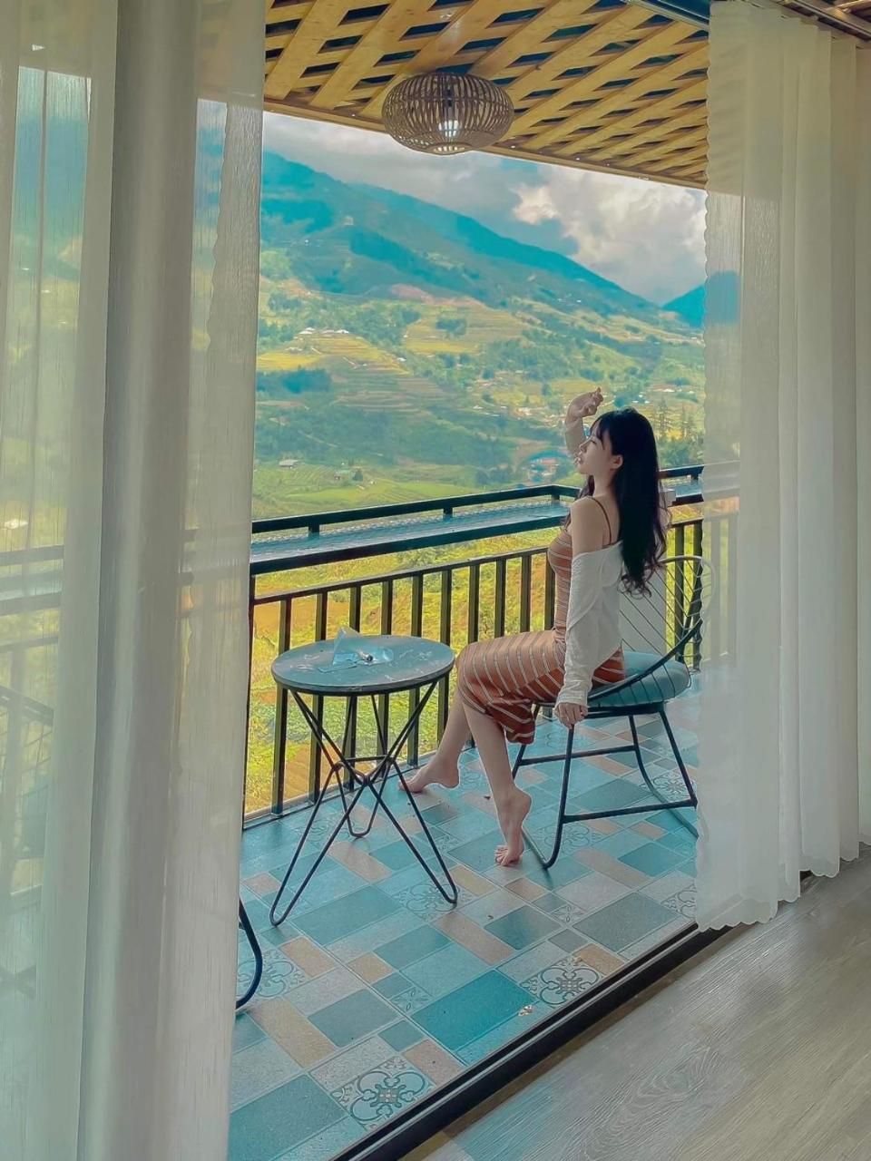 King Room with Mountain View
