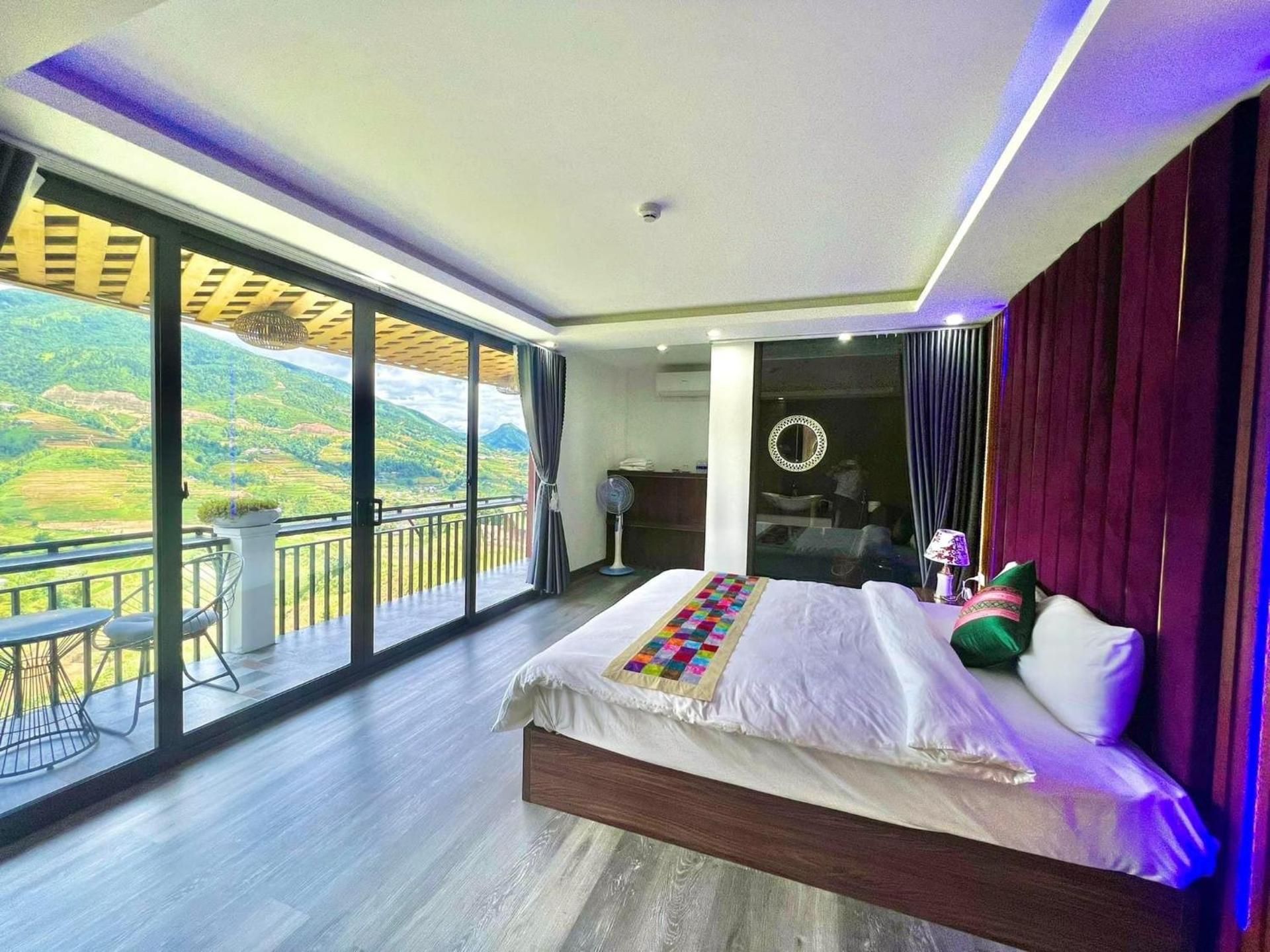 King Room with Mountain View