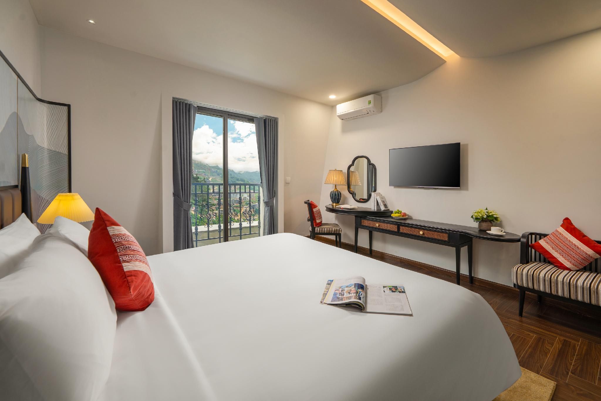 DeLaMont Sapa Hotel - Hill Serenity Retreat Deluxe Mountain King 2