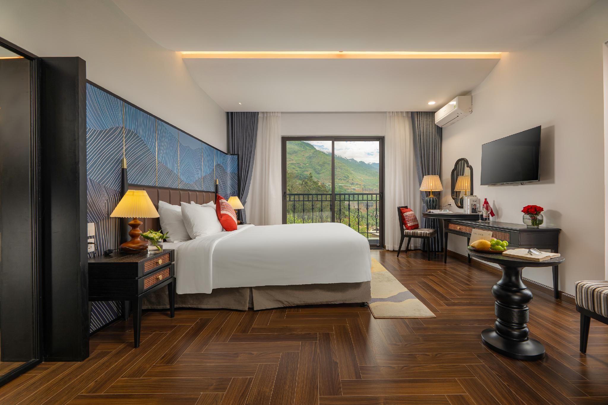 Premier Mountain View Room with Balcony
