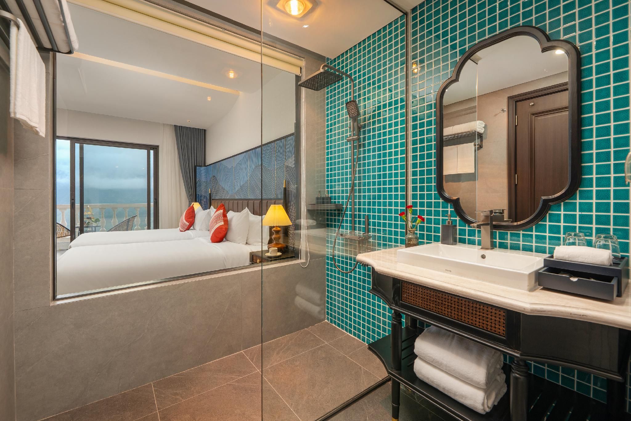 Deluxe Valley View Room with Balcony