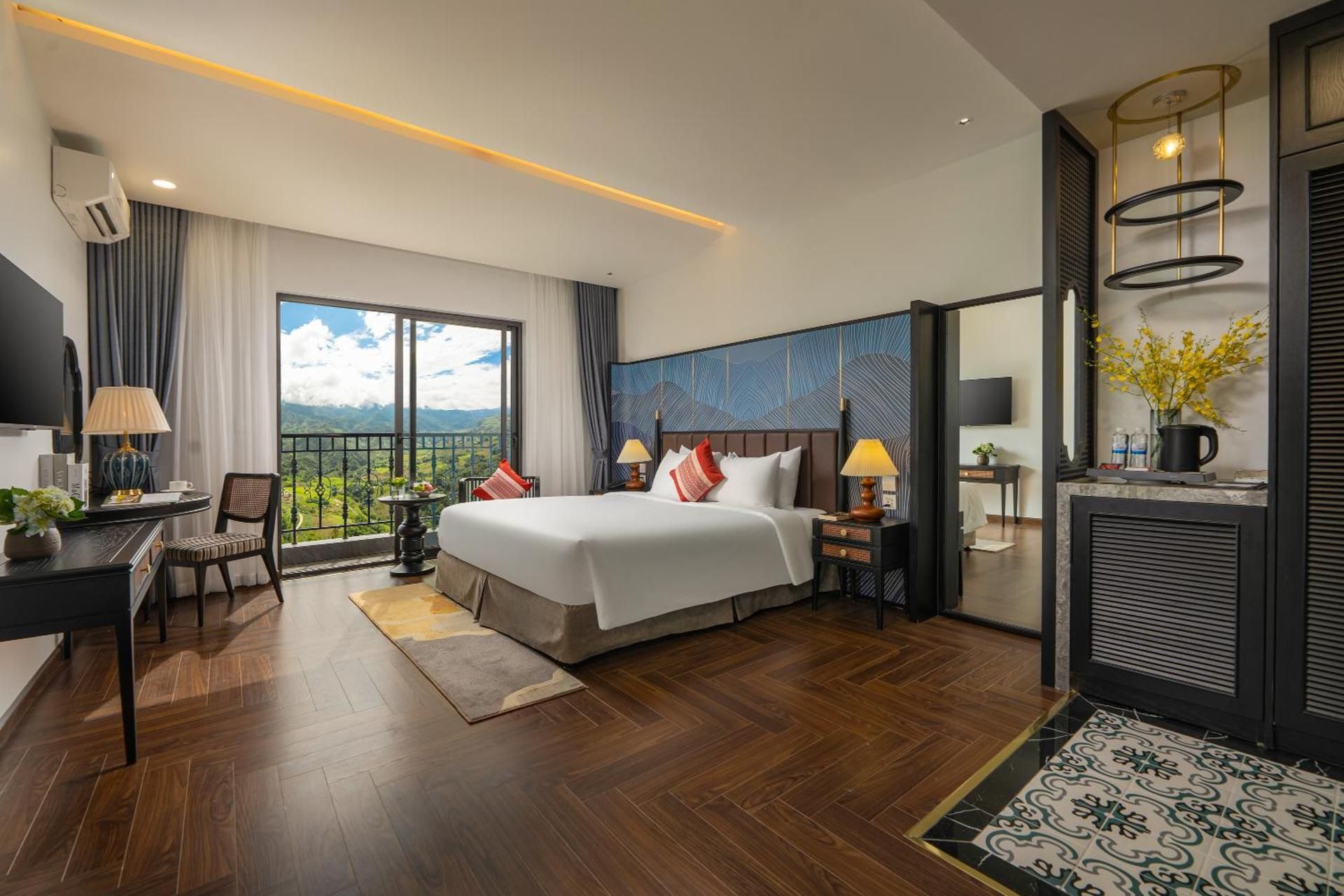 King Room with Balcony
