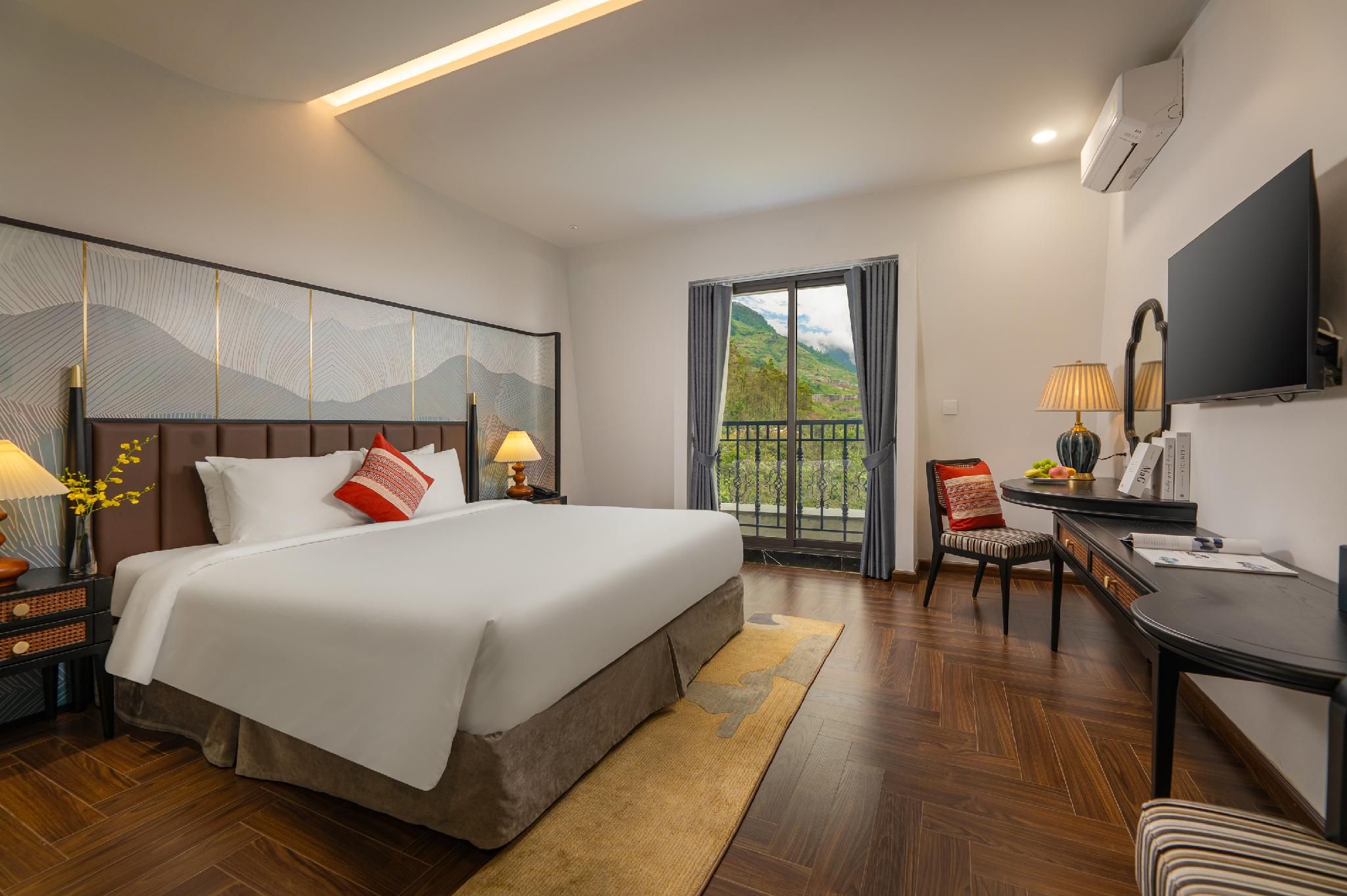 DeLaMont Sapa Hotel - Hill Serenity Retreat Deluxe Mountain King