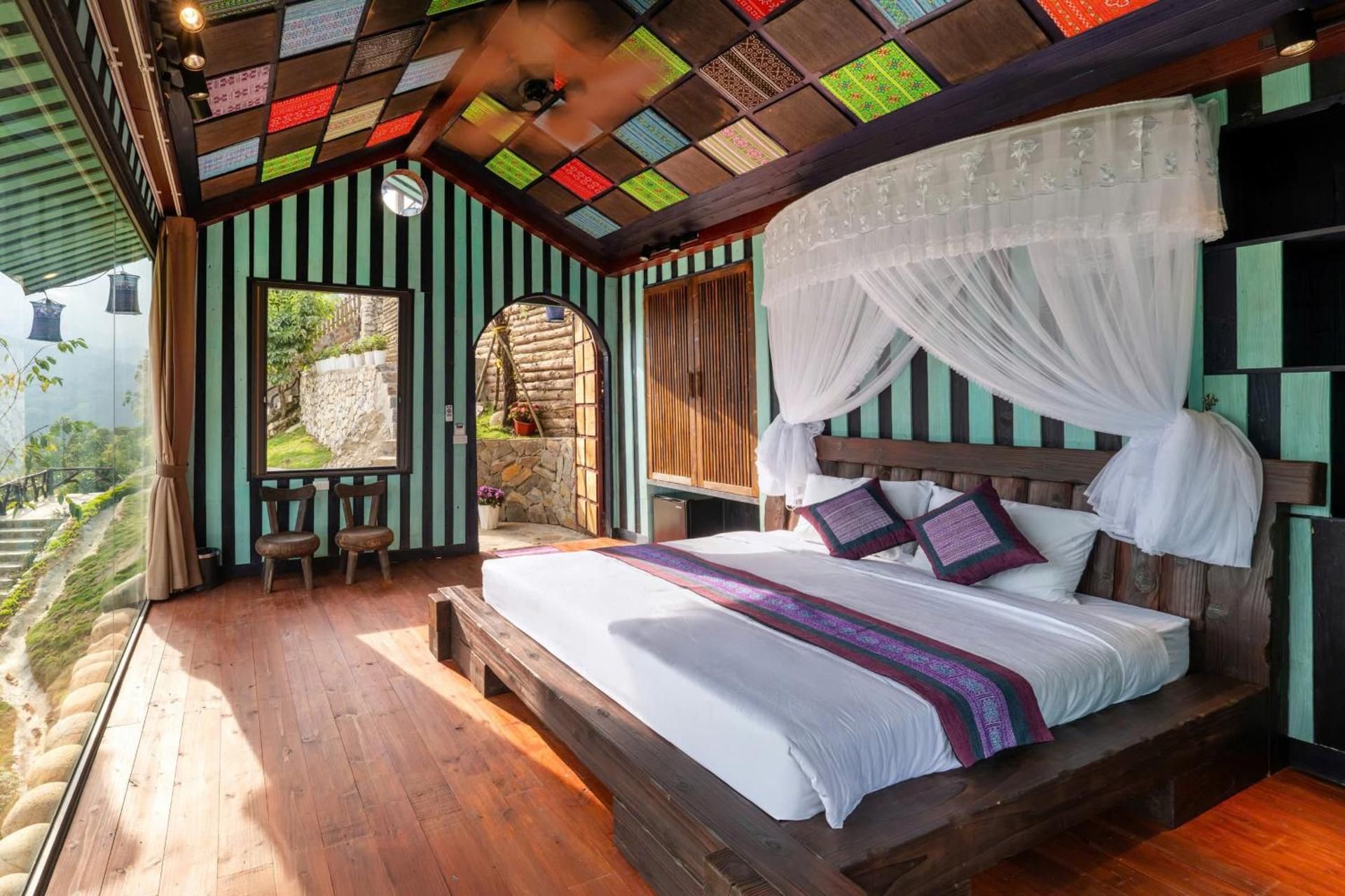 Suite with Mountain View