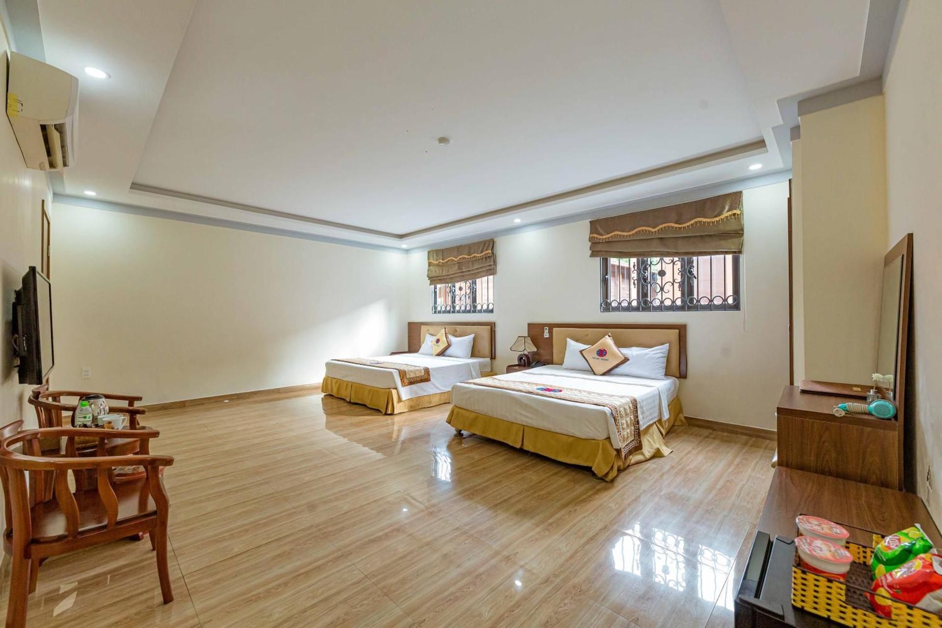 Large Double or Twin Room