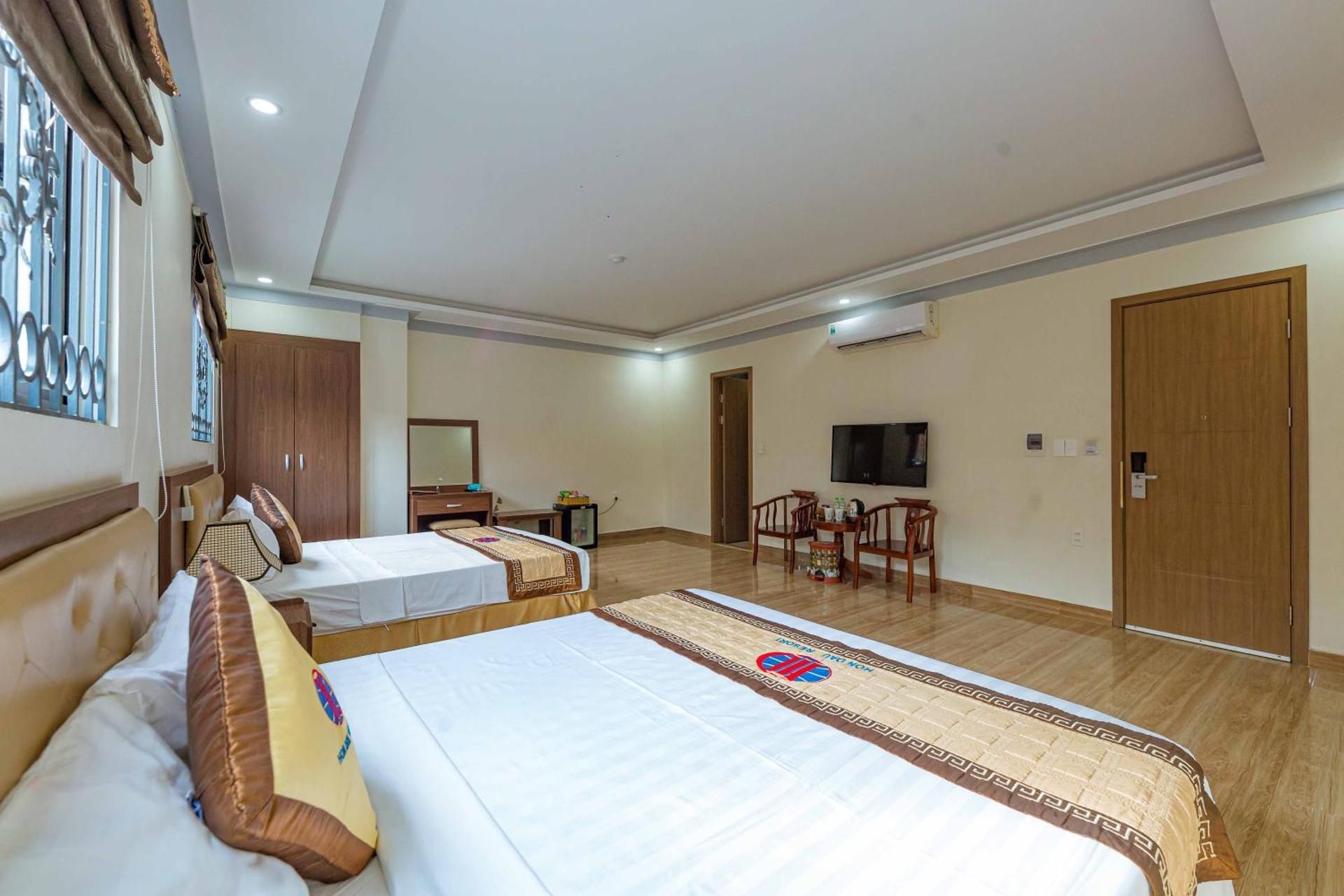 Large Double or Twin Room