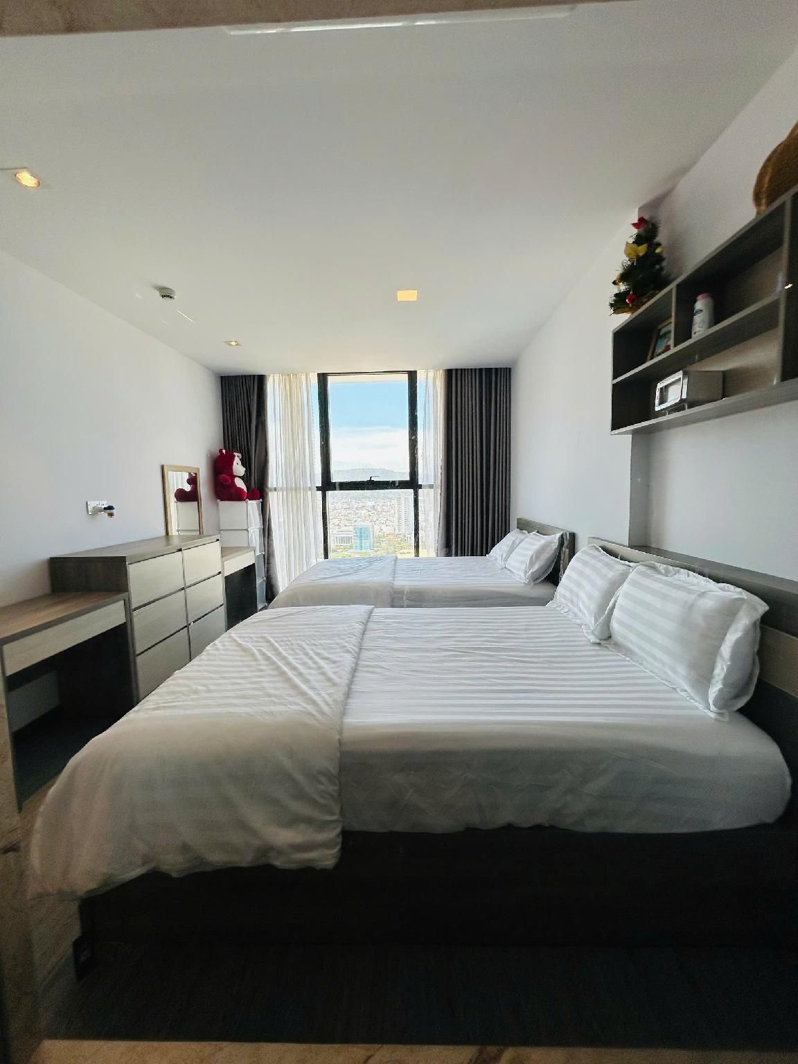 1-Bedroom City View Apartment