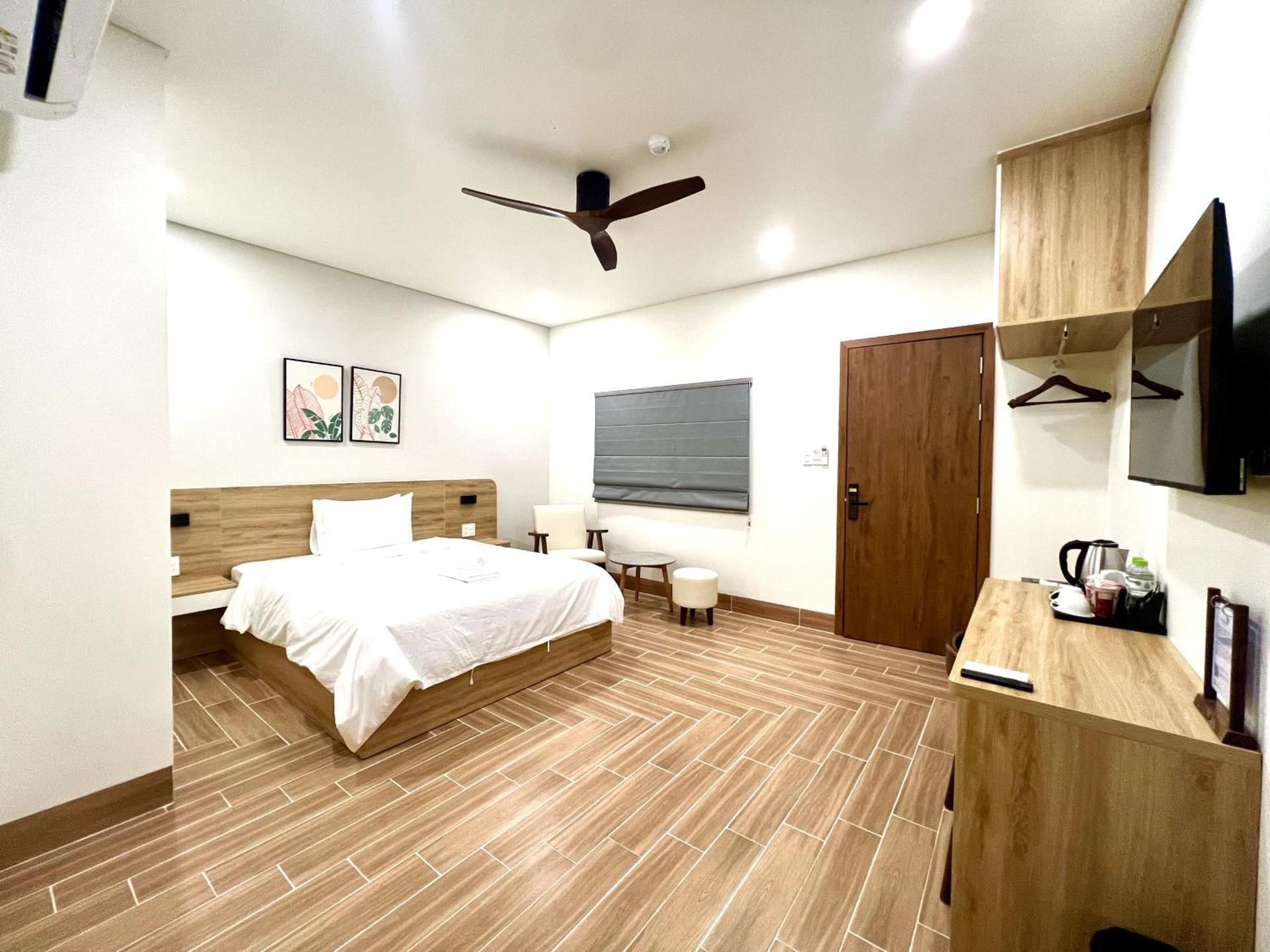 Vườn Xanh Hotel & Cafe Double Room with Pool View