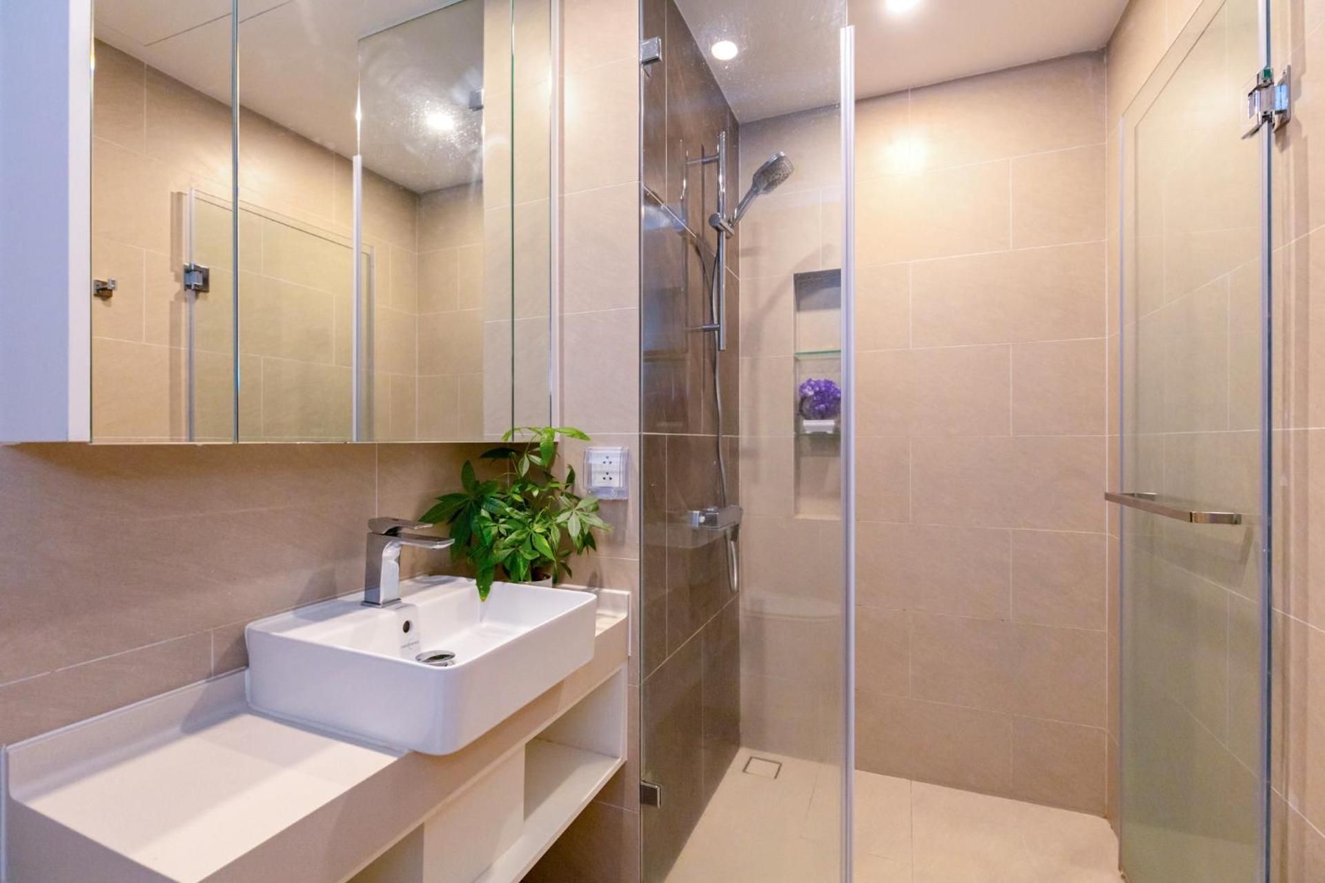 One-Bedroom Apartment with Balcony