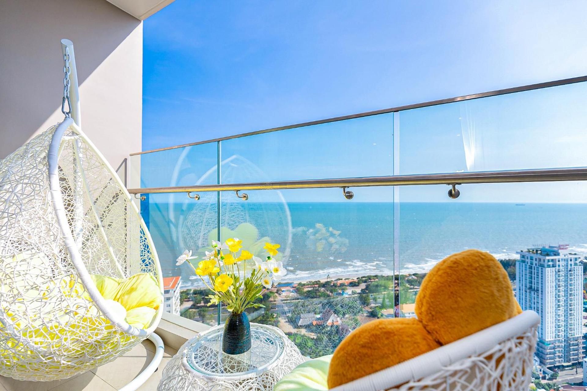 Three-Bedroom Apartment with Sea View
