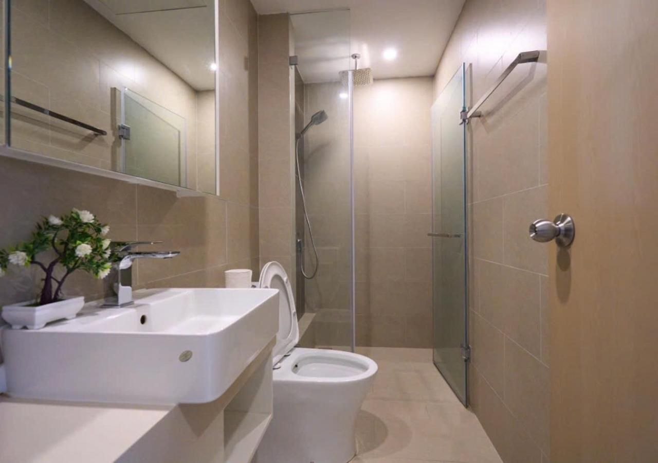 Three-Bedroom Apartment with Ocean View