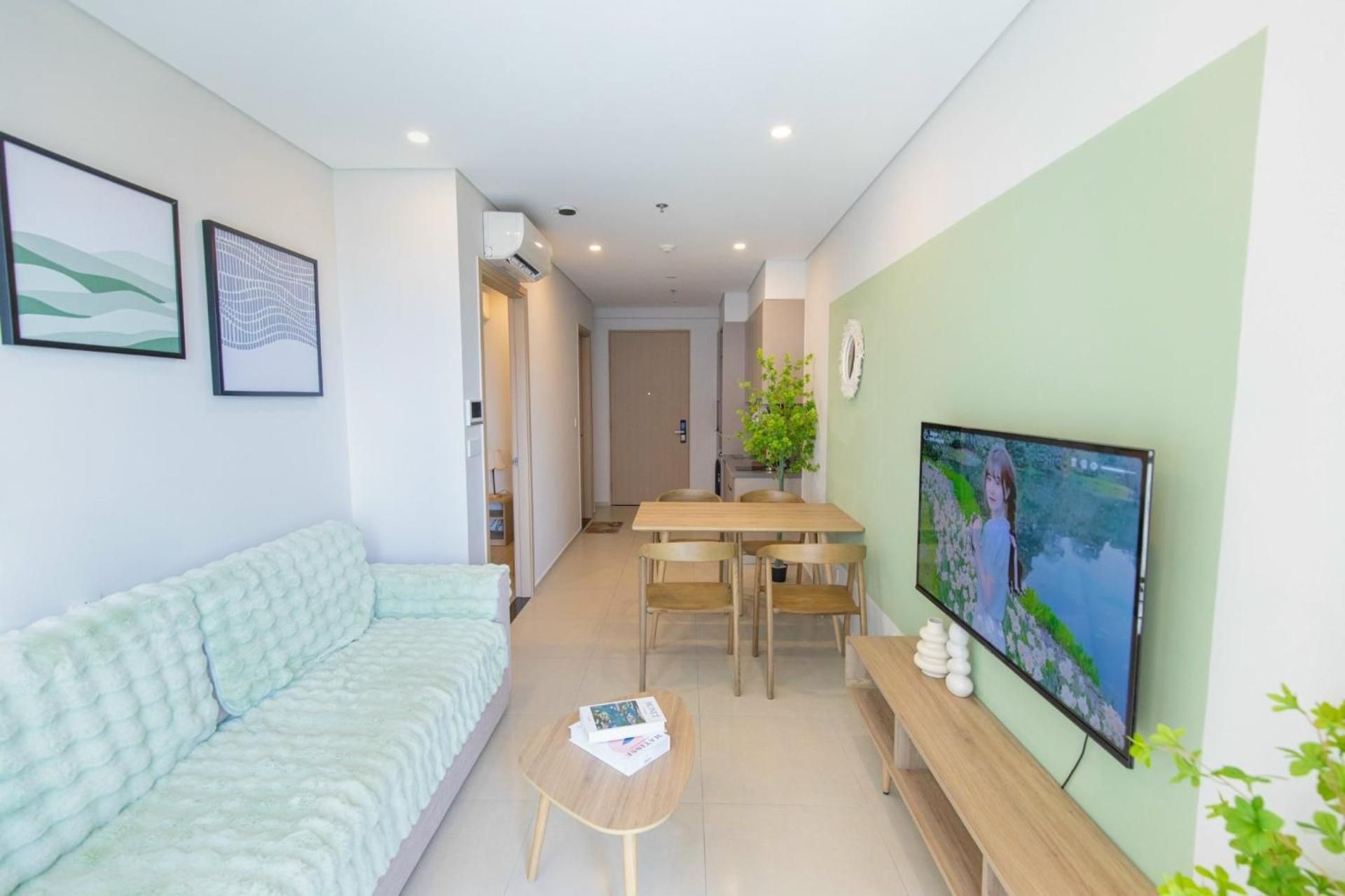 One-Bedroom Apartment with Balcony