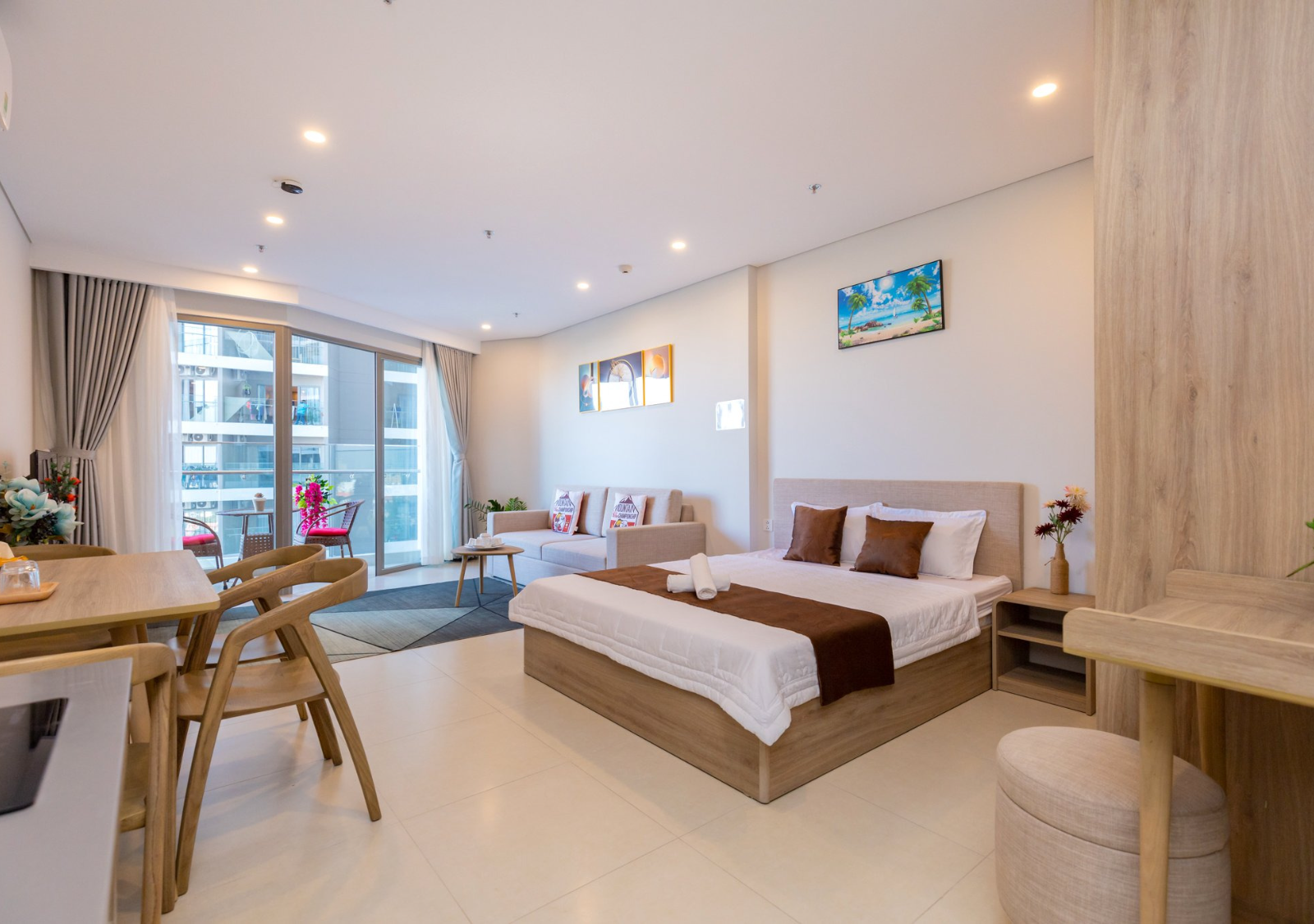 Studio Apartment