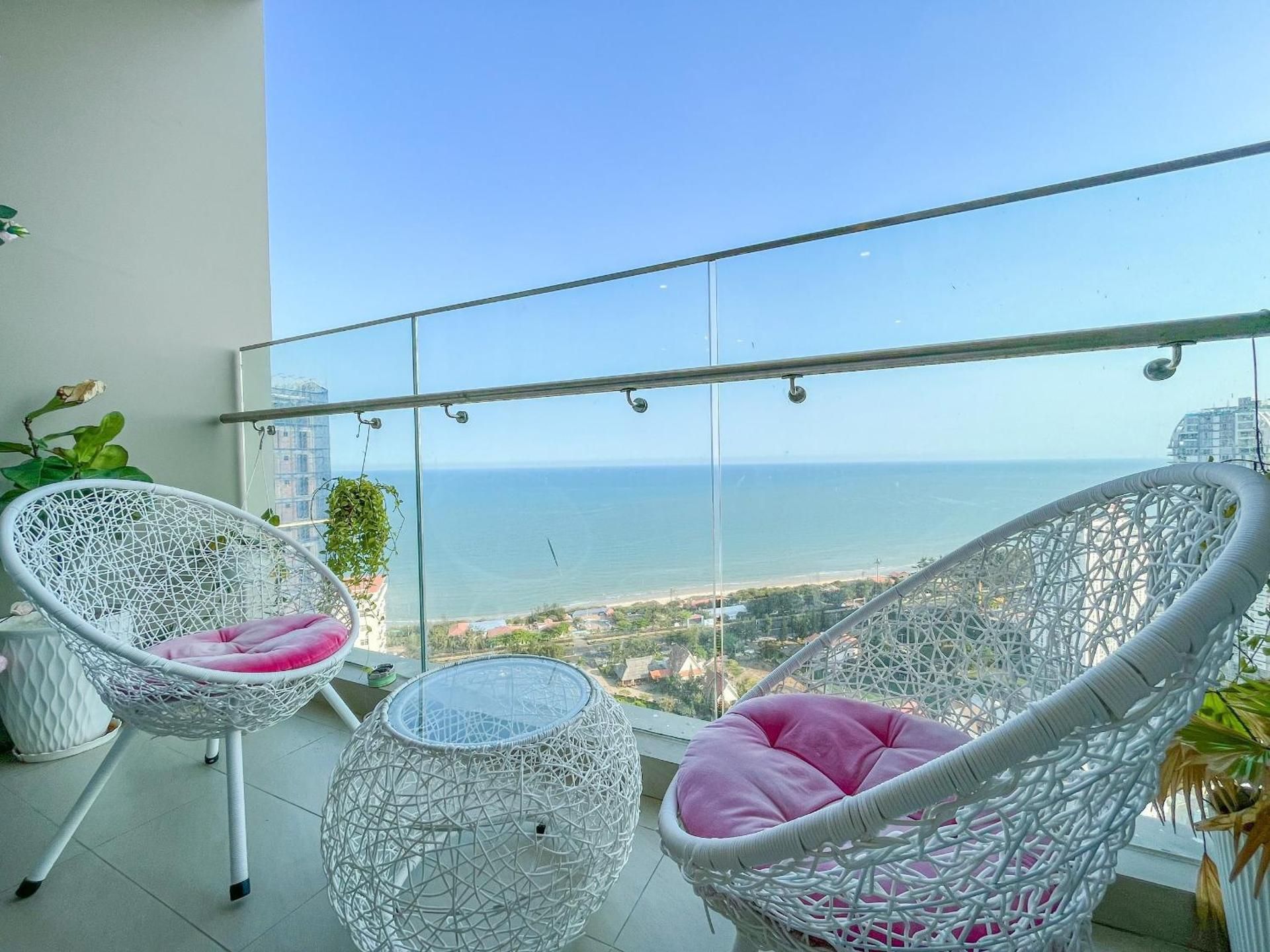Three-Bedroom Apartment with Sea View