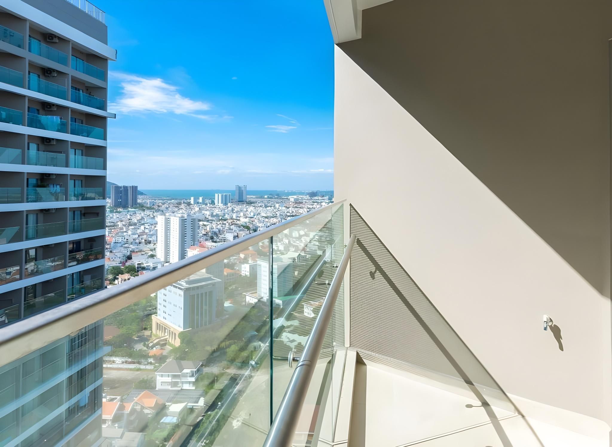 Studio with Balcony