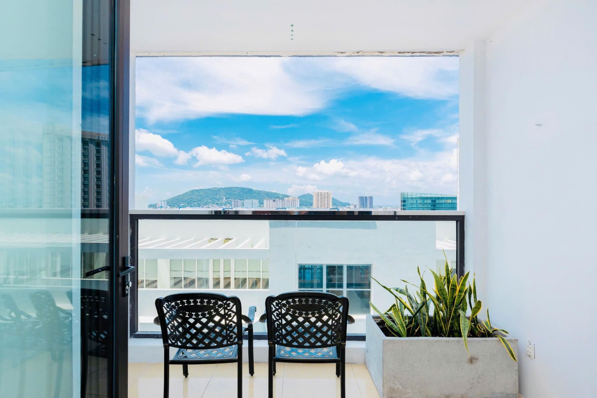 2-Bedroom Superior City View Apartment