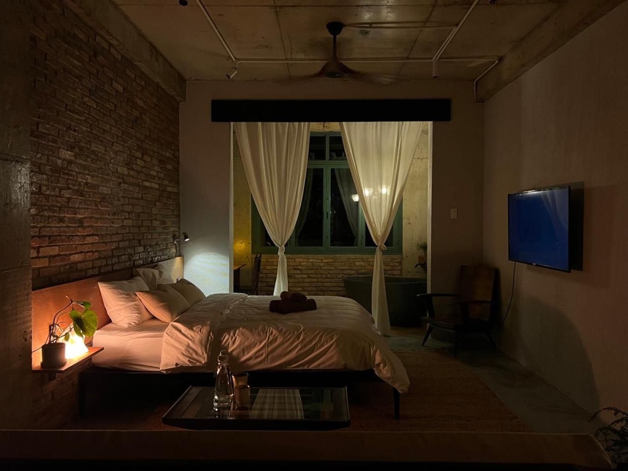 King Room with Spa Bath