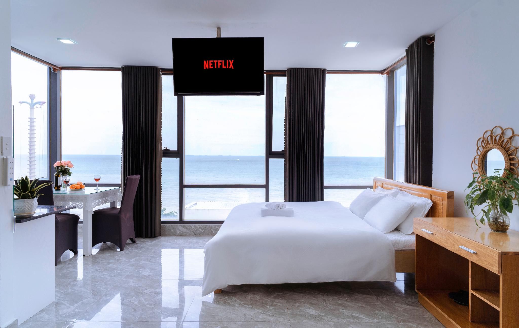 Premier Sea View