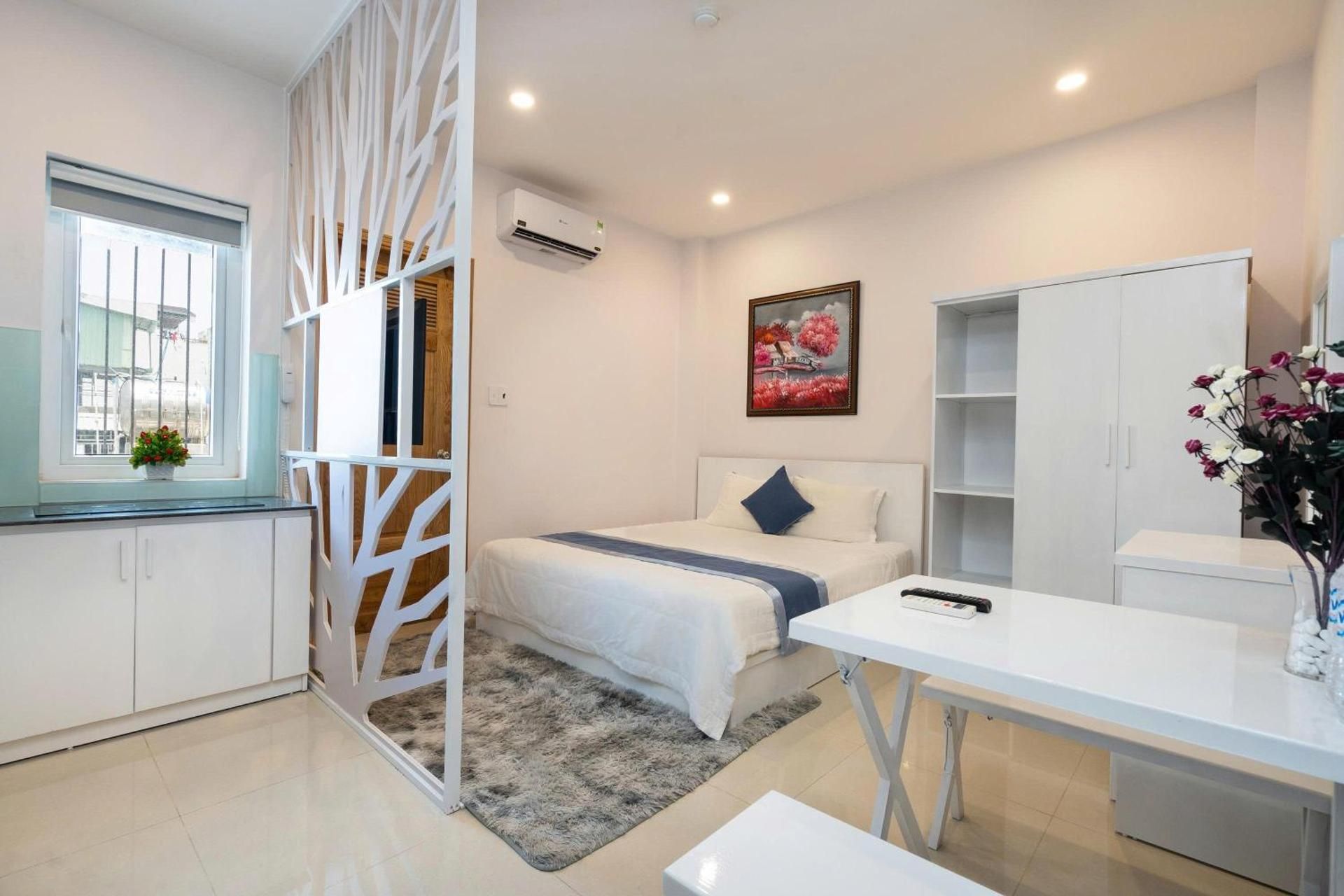 Superior One-Bedroom Apartment