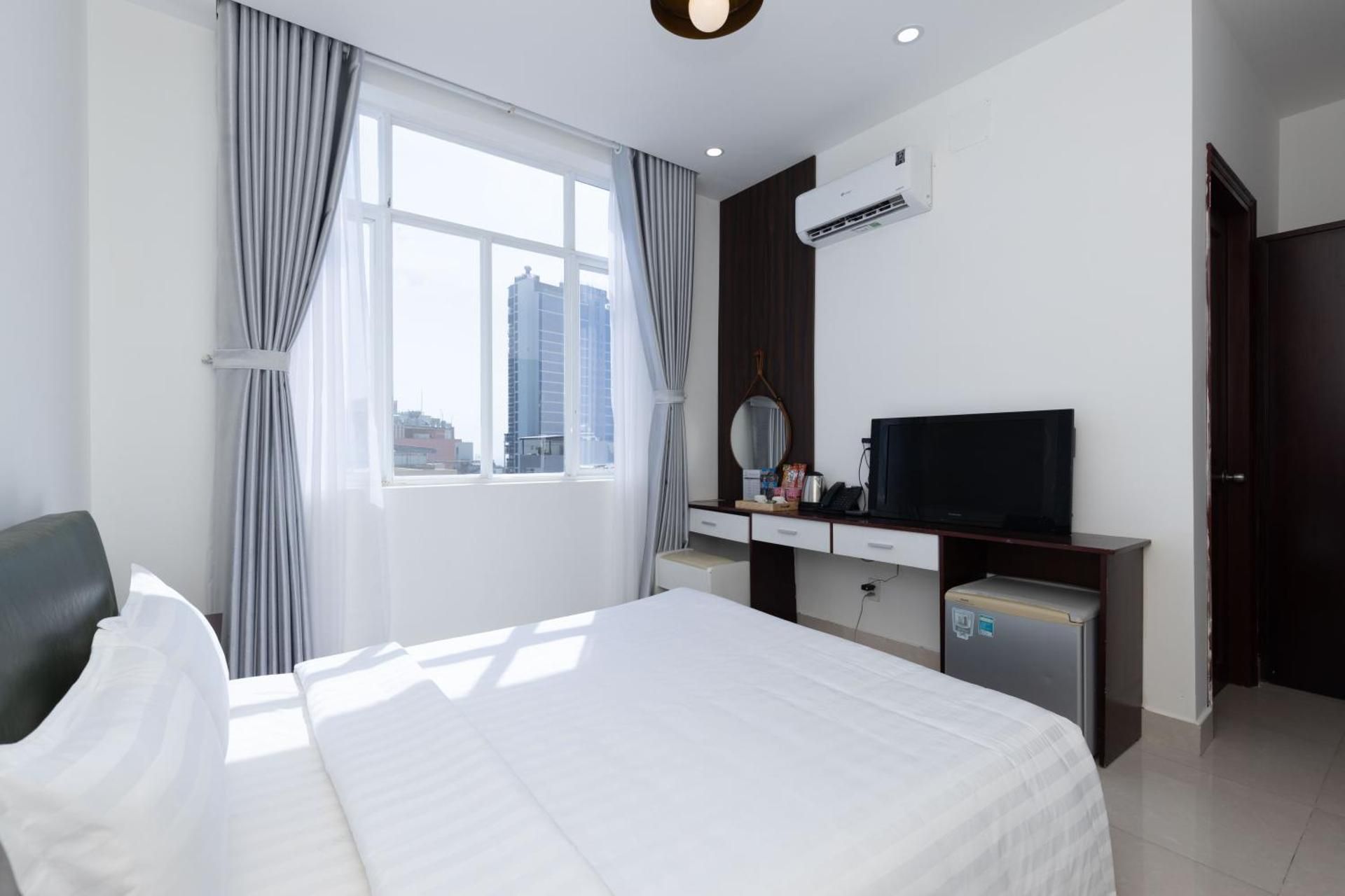 Deluxe Queen Room