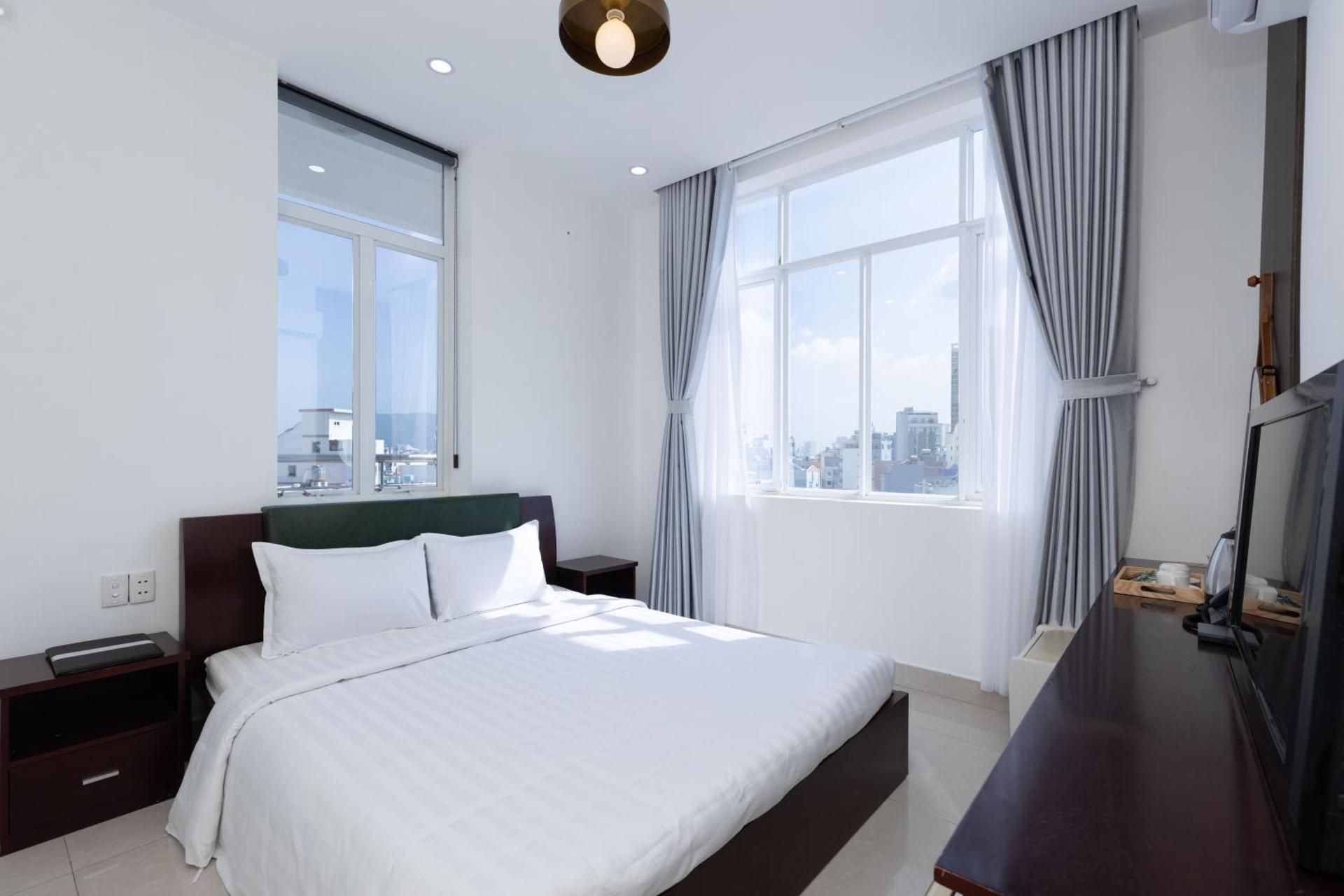 Deluxe Queen Room