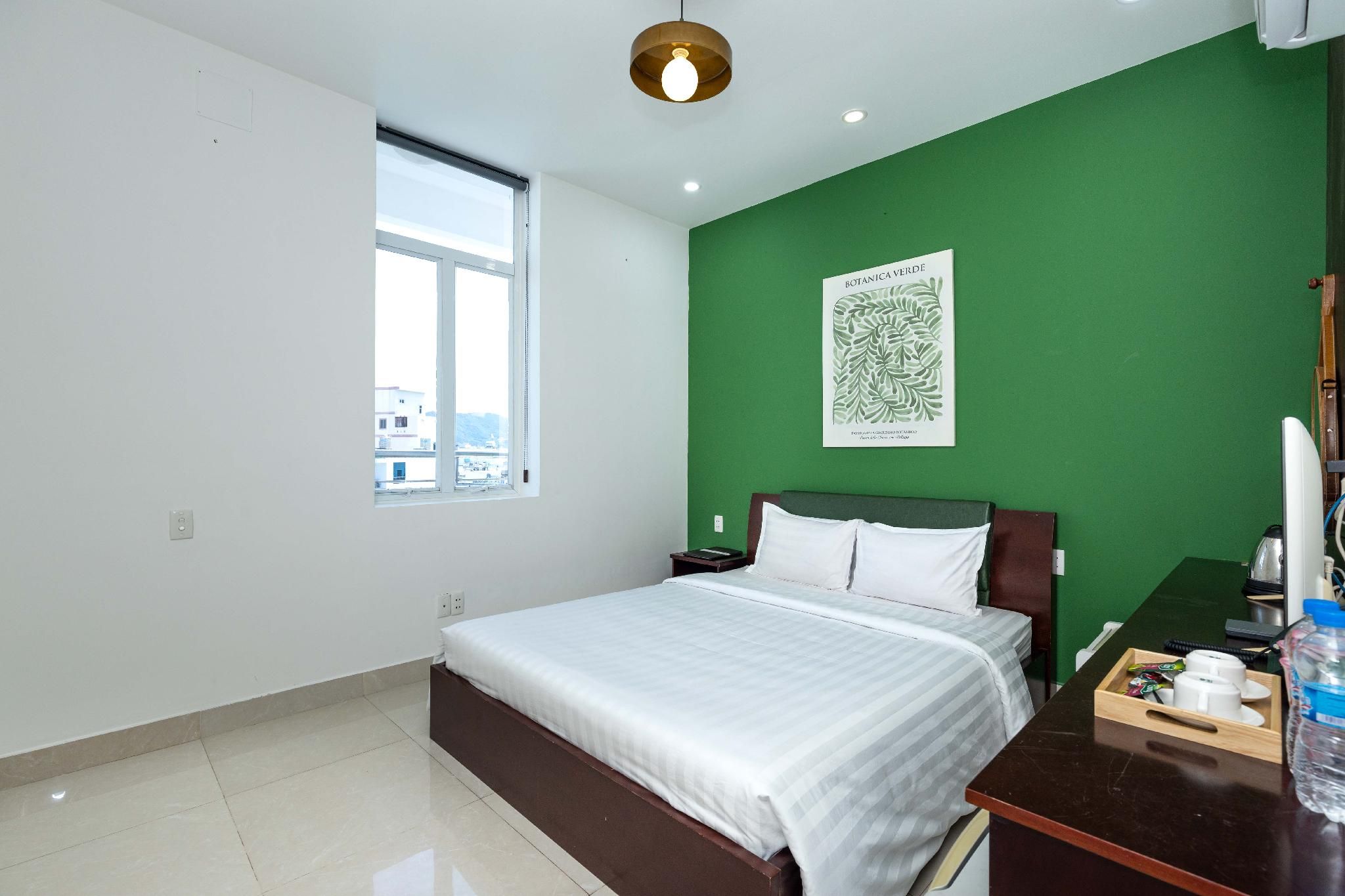 Standard Room with Window