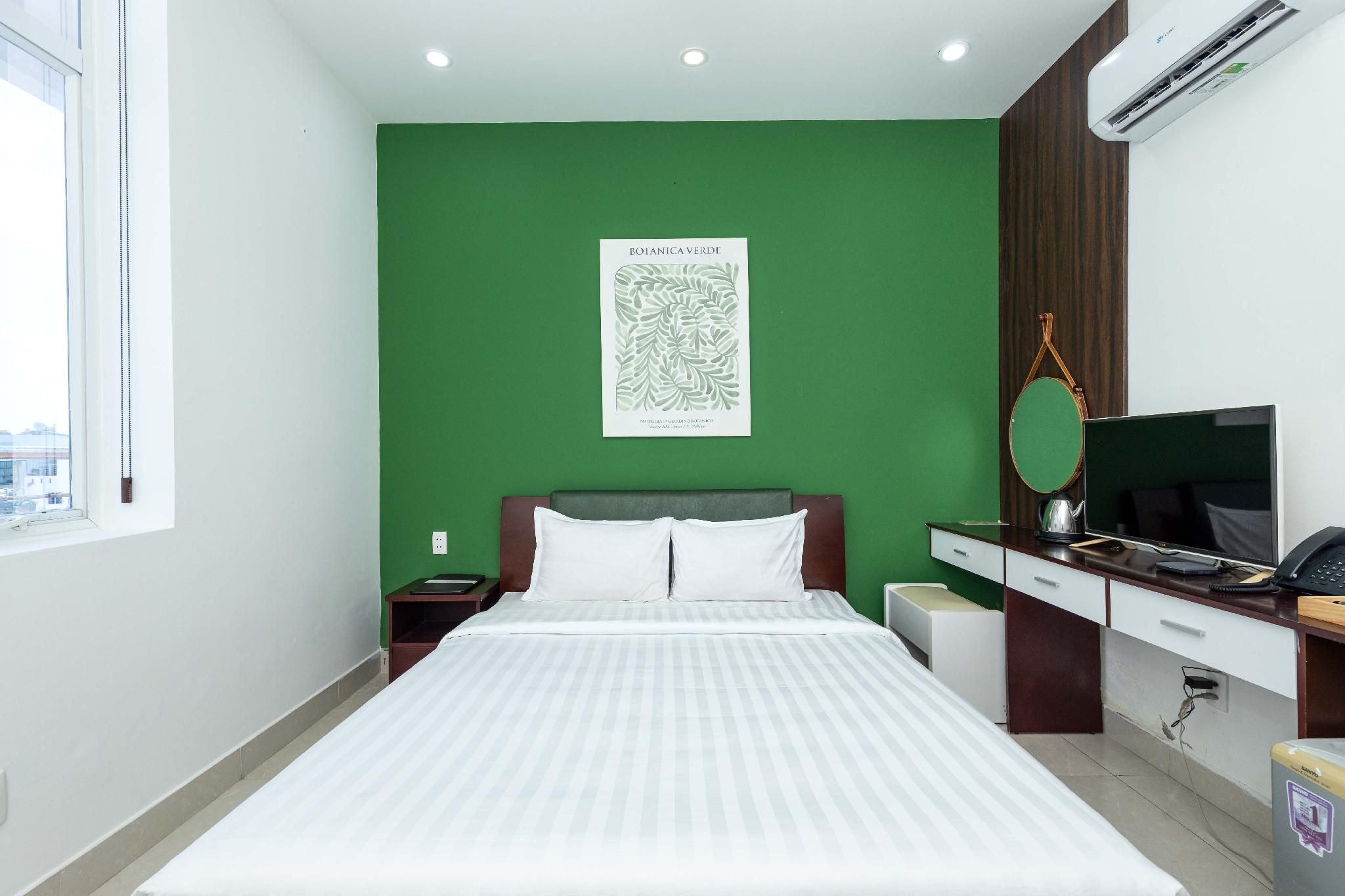 Standard Room with Window