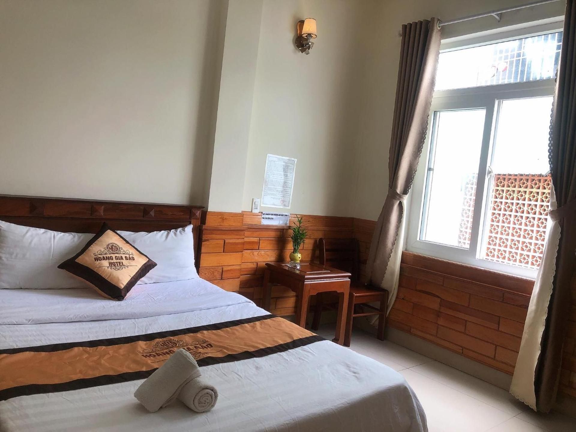 Deluxe - 1 King Bed