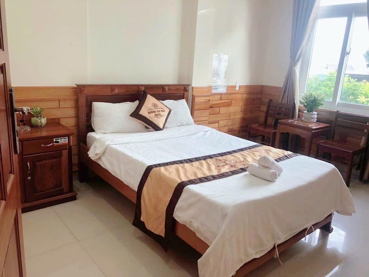Deluxe - 1 King Bed