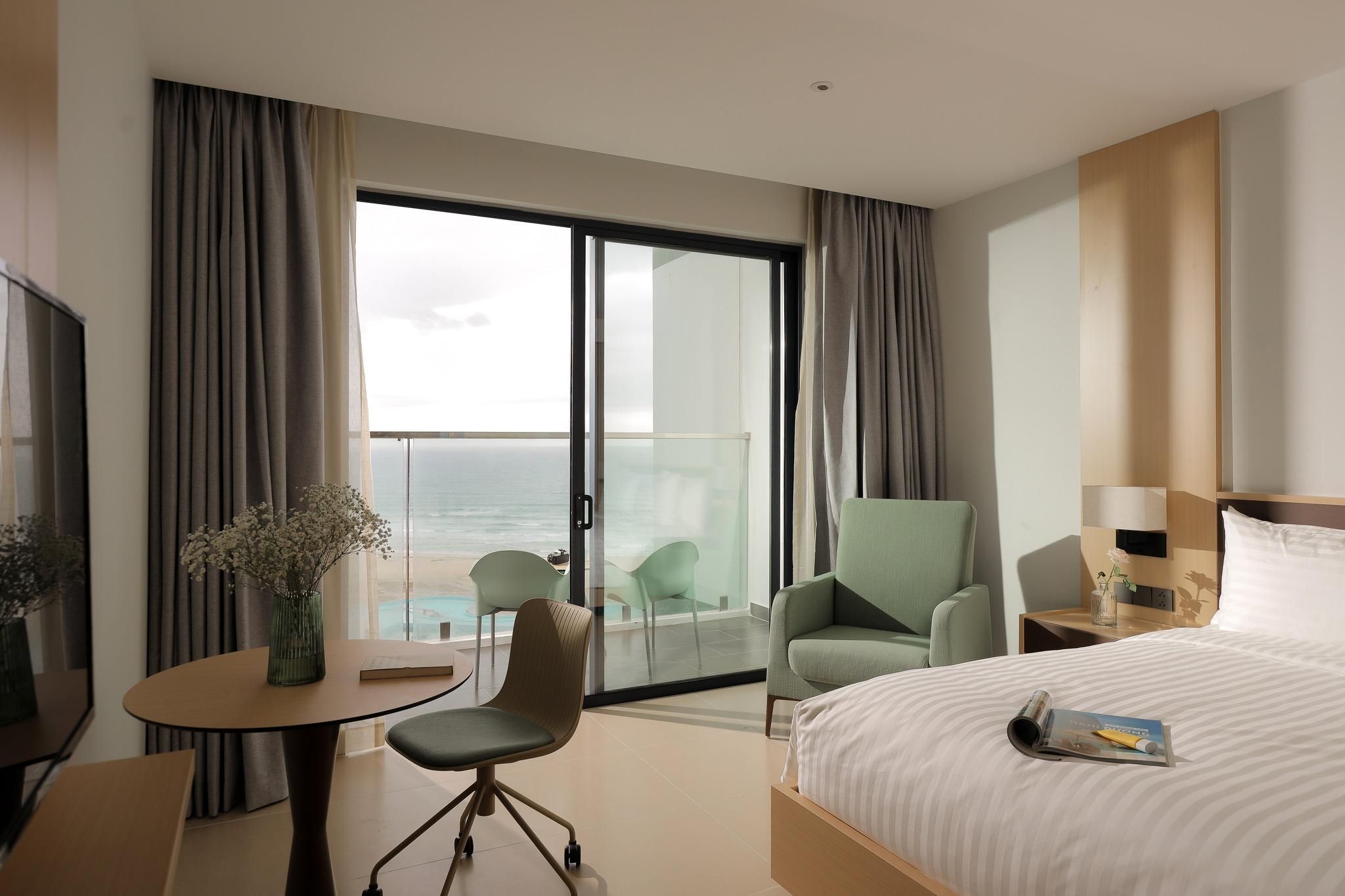Avina Resort Cam Ranh Deluxe Sea View 3