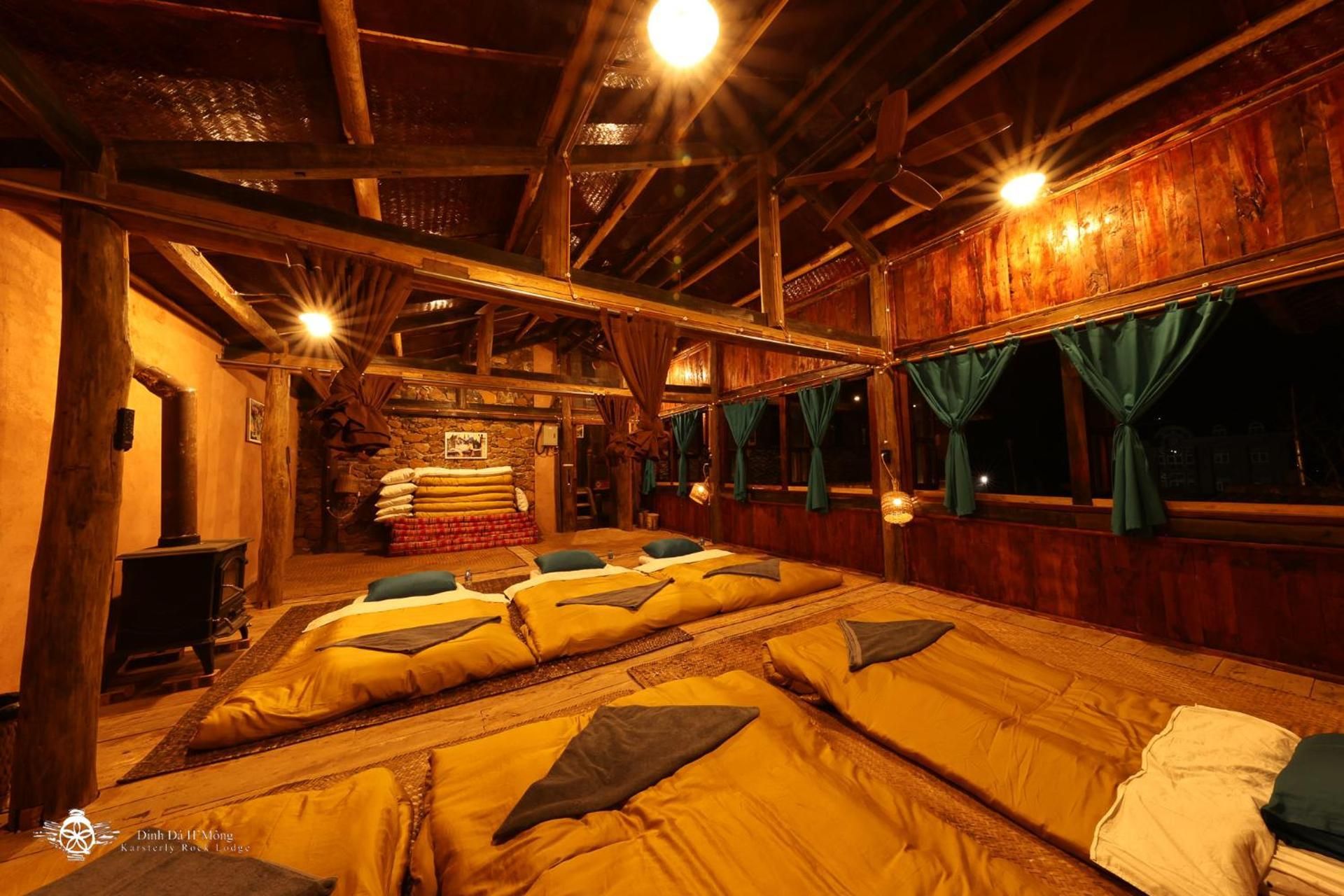 6-Bed Mixed Dormitory Room