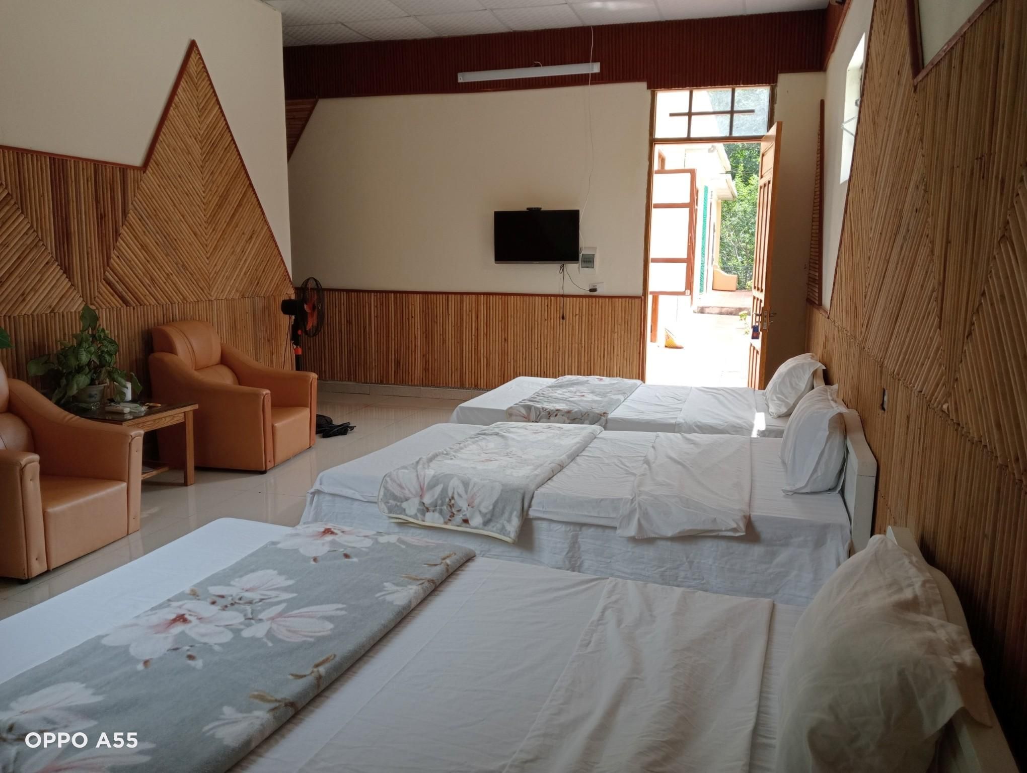 Hoa Lan Hotel Ba Be Deluxe Triple Room 3