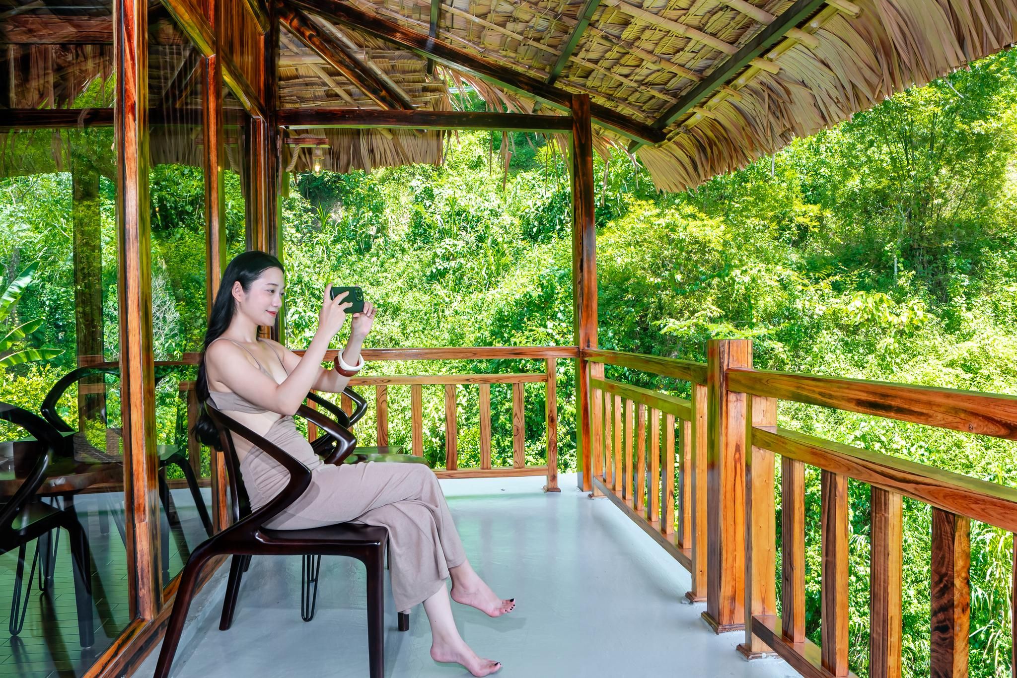 Tropical Deluxe Garden View Twin Room