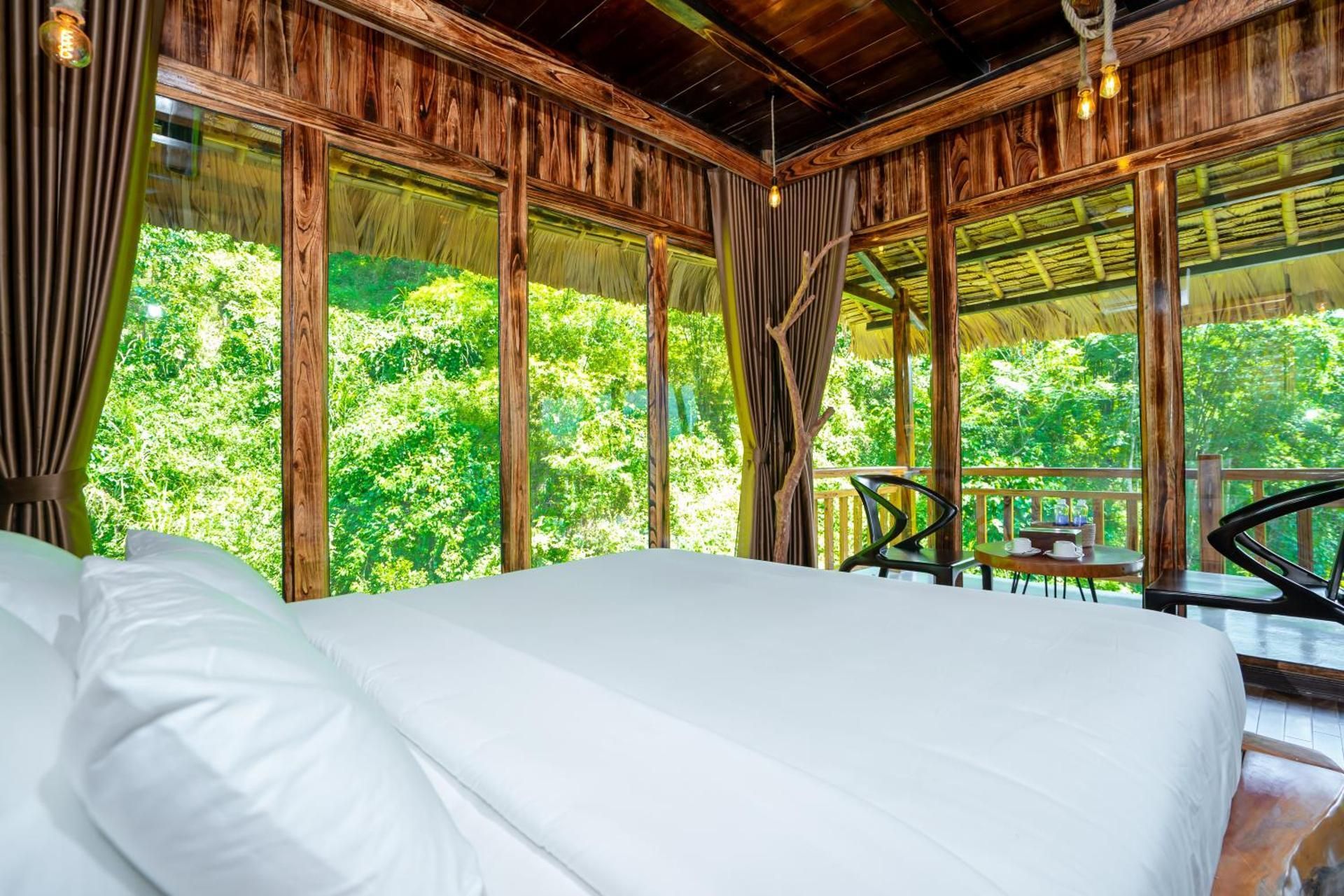 Tropical Deluxe Garden View King Room