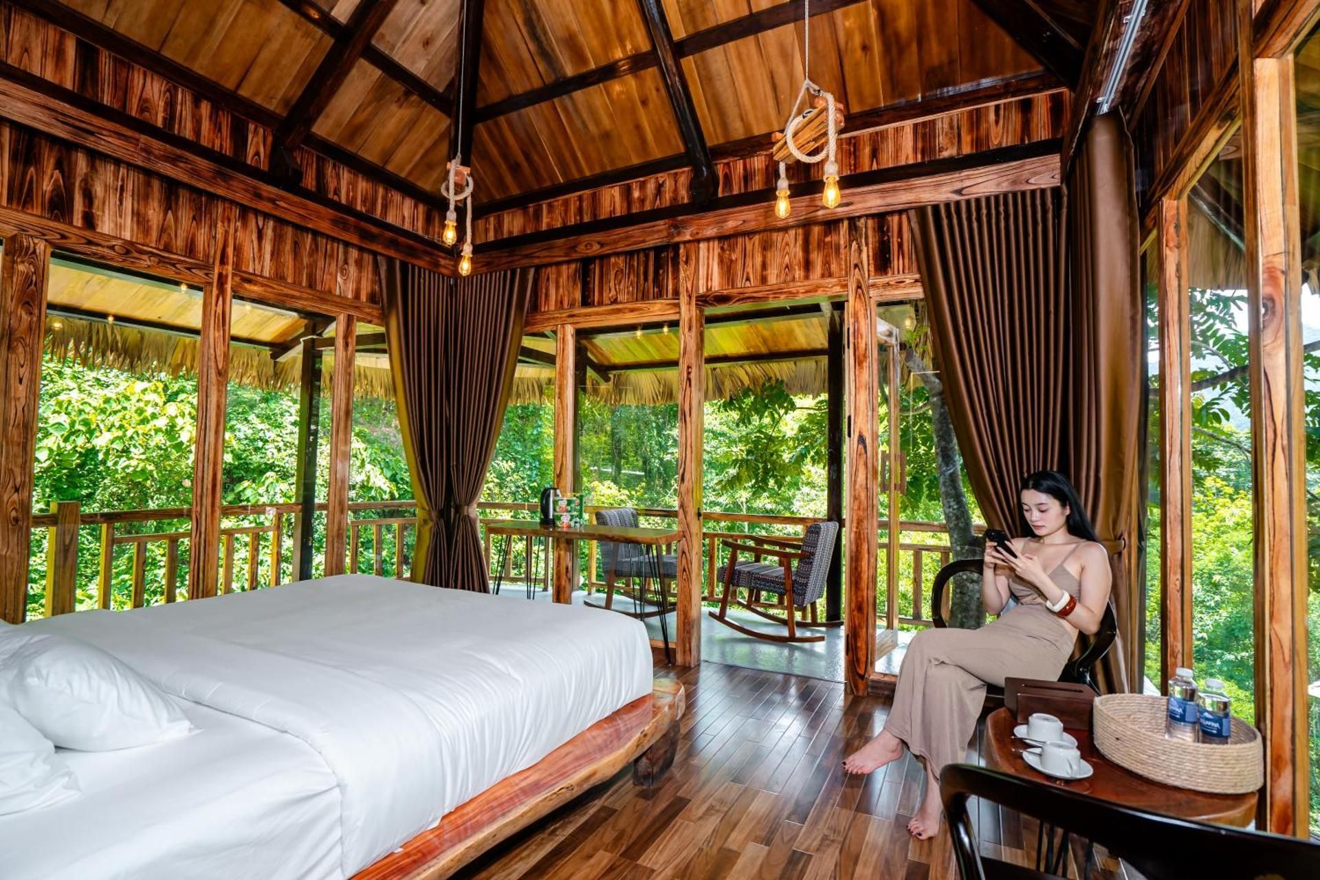 Tropical Deluxe Garden View King Room