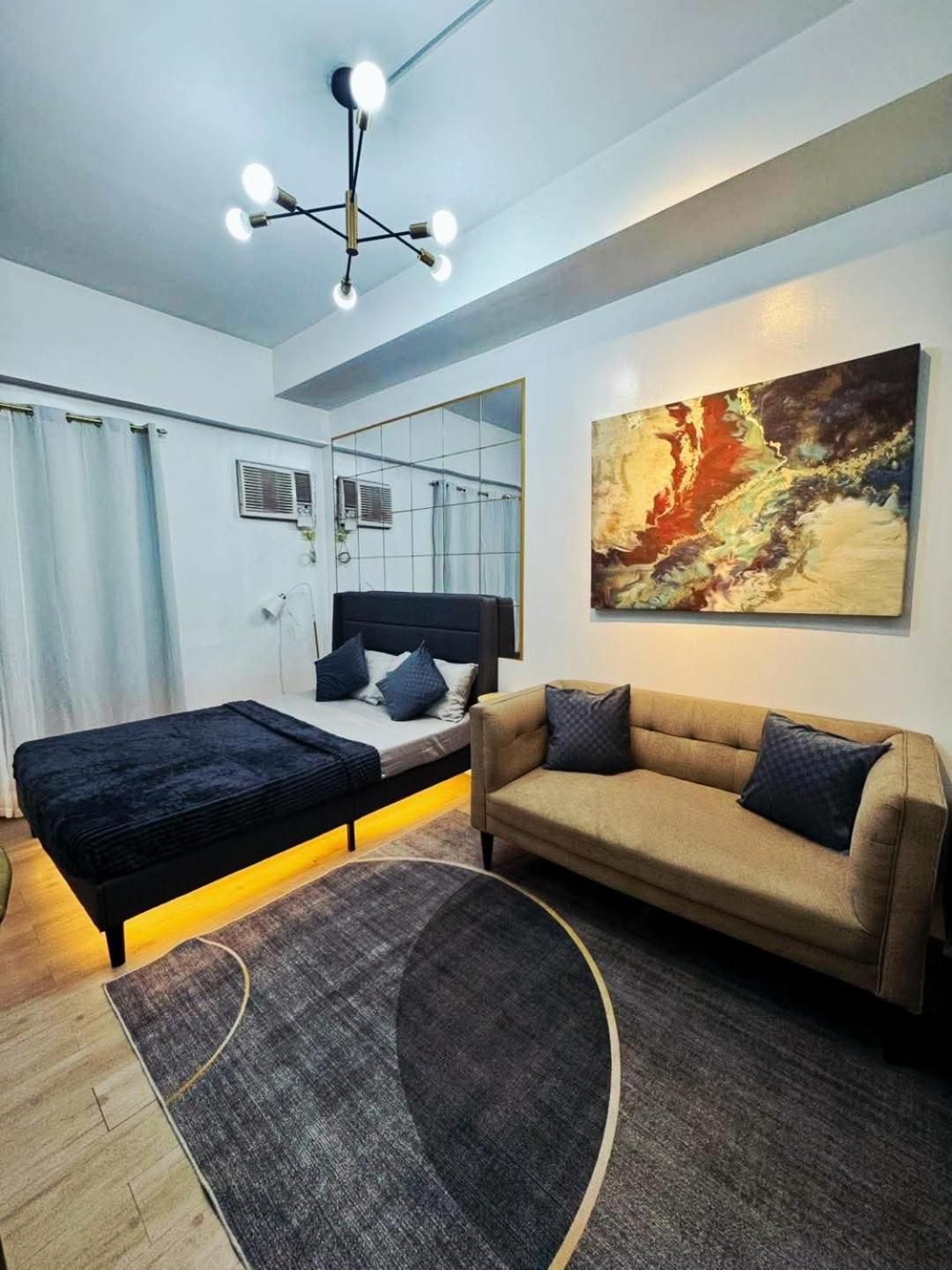 Deluxe One-Bedroom Apartment with City View