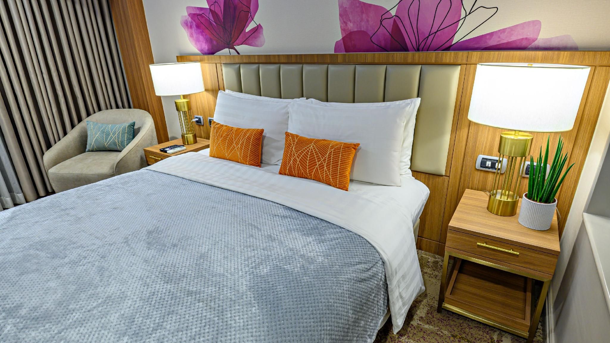 Business & Leisure Stay in Eastwood City Studio Queen with City View