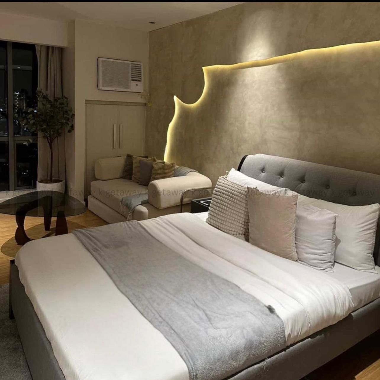 Studio with Sofa Bed