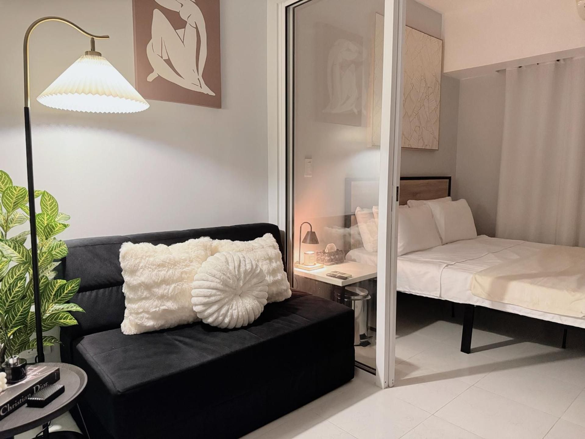 One-Bedroom Apartment with City View