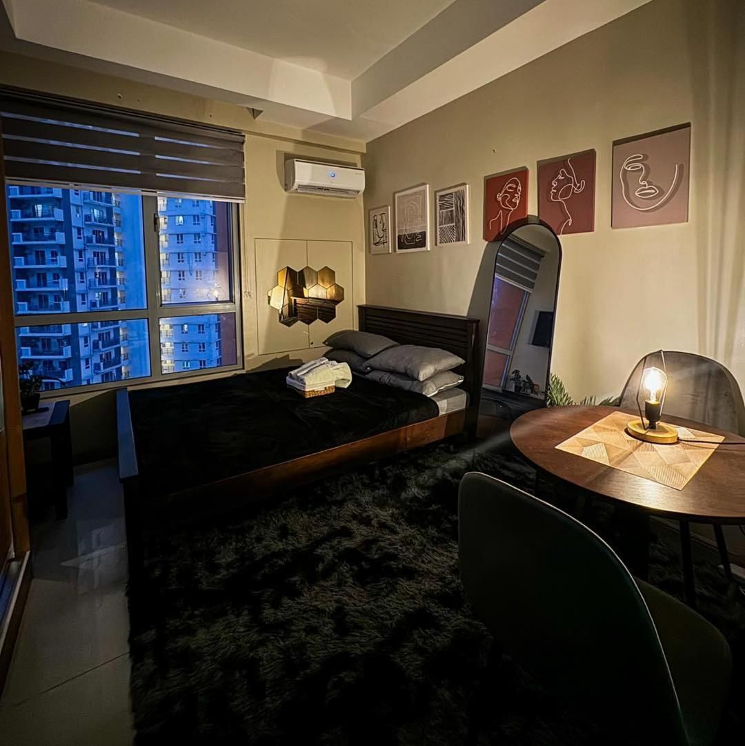 Apartment with City View