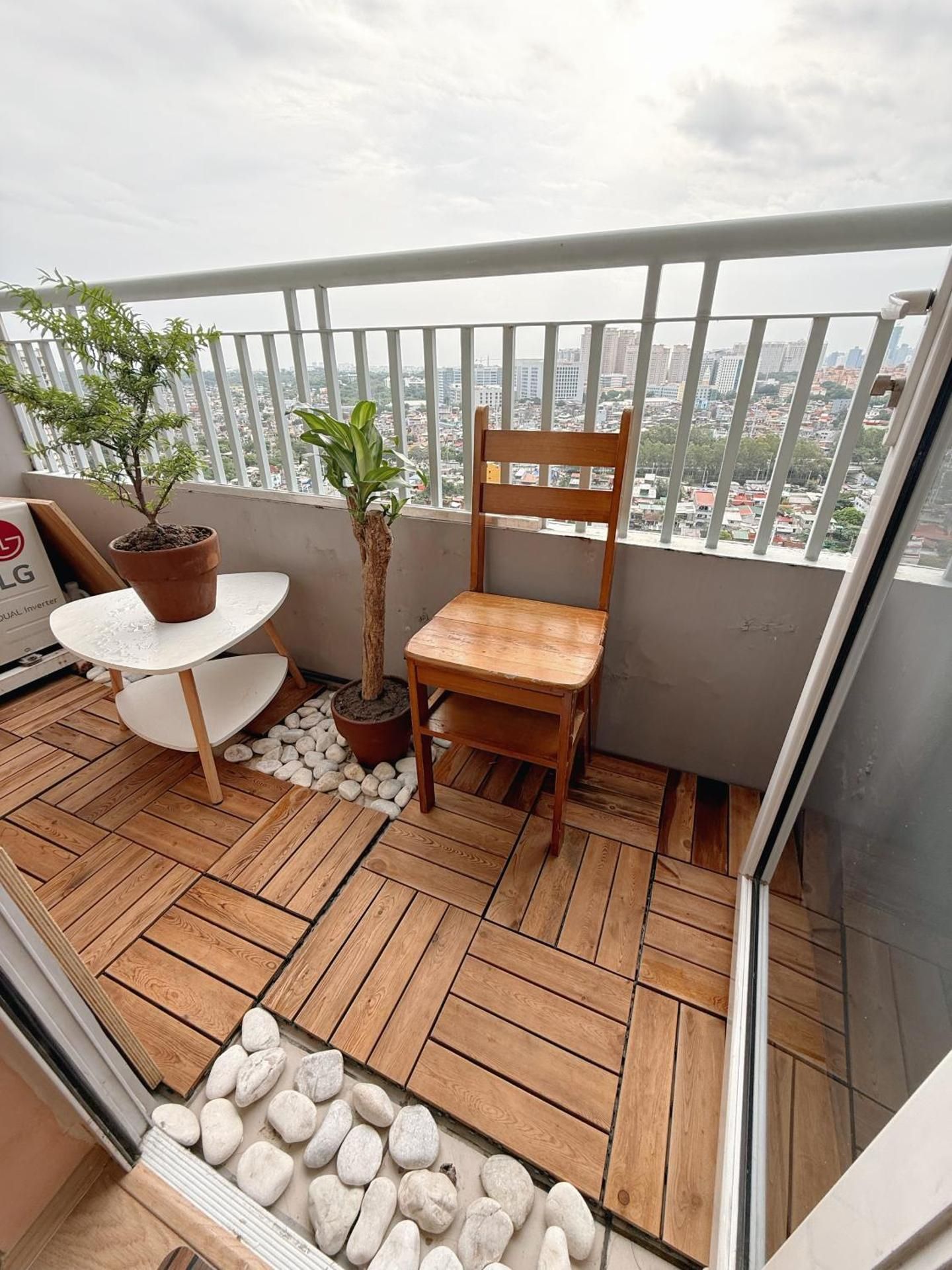 Studio Apartment with Balcony
