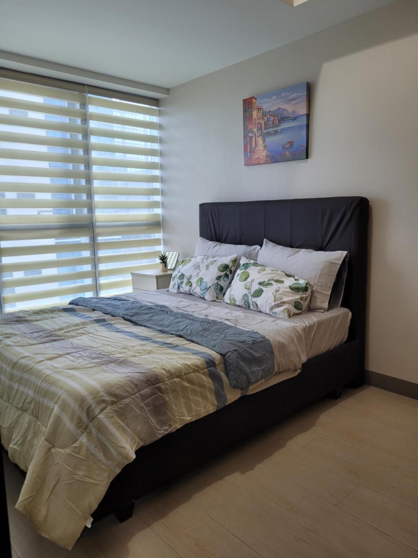 Two-Bedroom Apartment with City View
