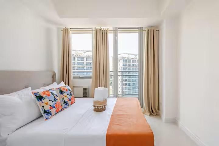 Two-Bedroom Apartment with Balcony and Sea View