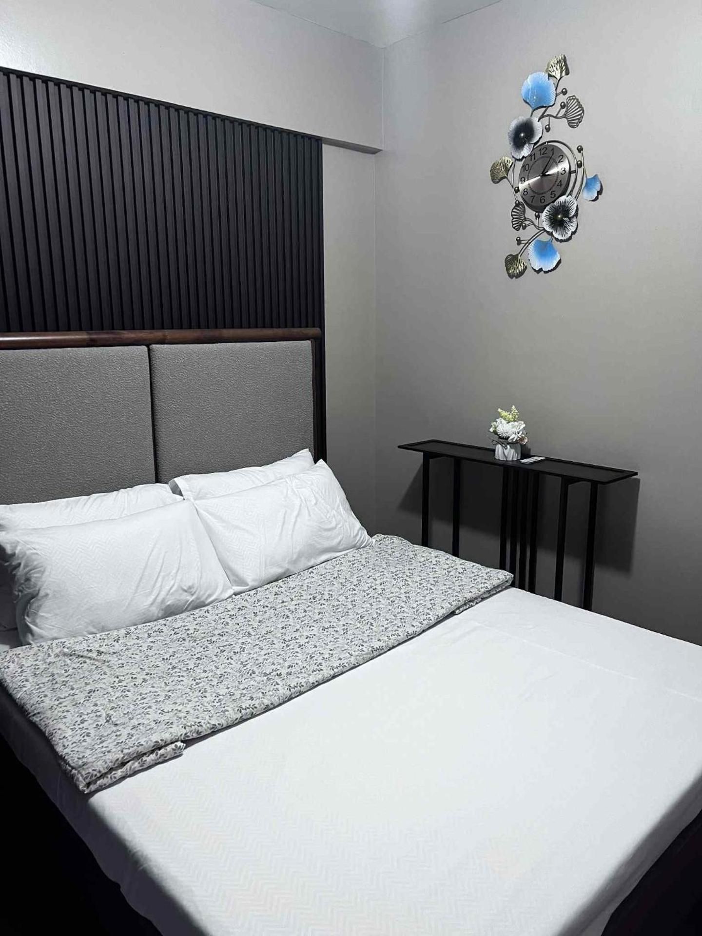 Two-Bedroom Apartment with City View