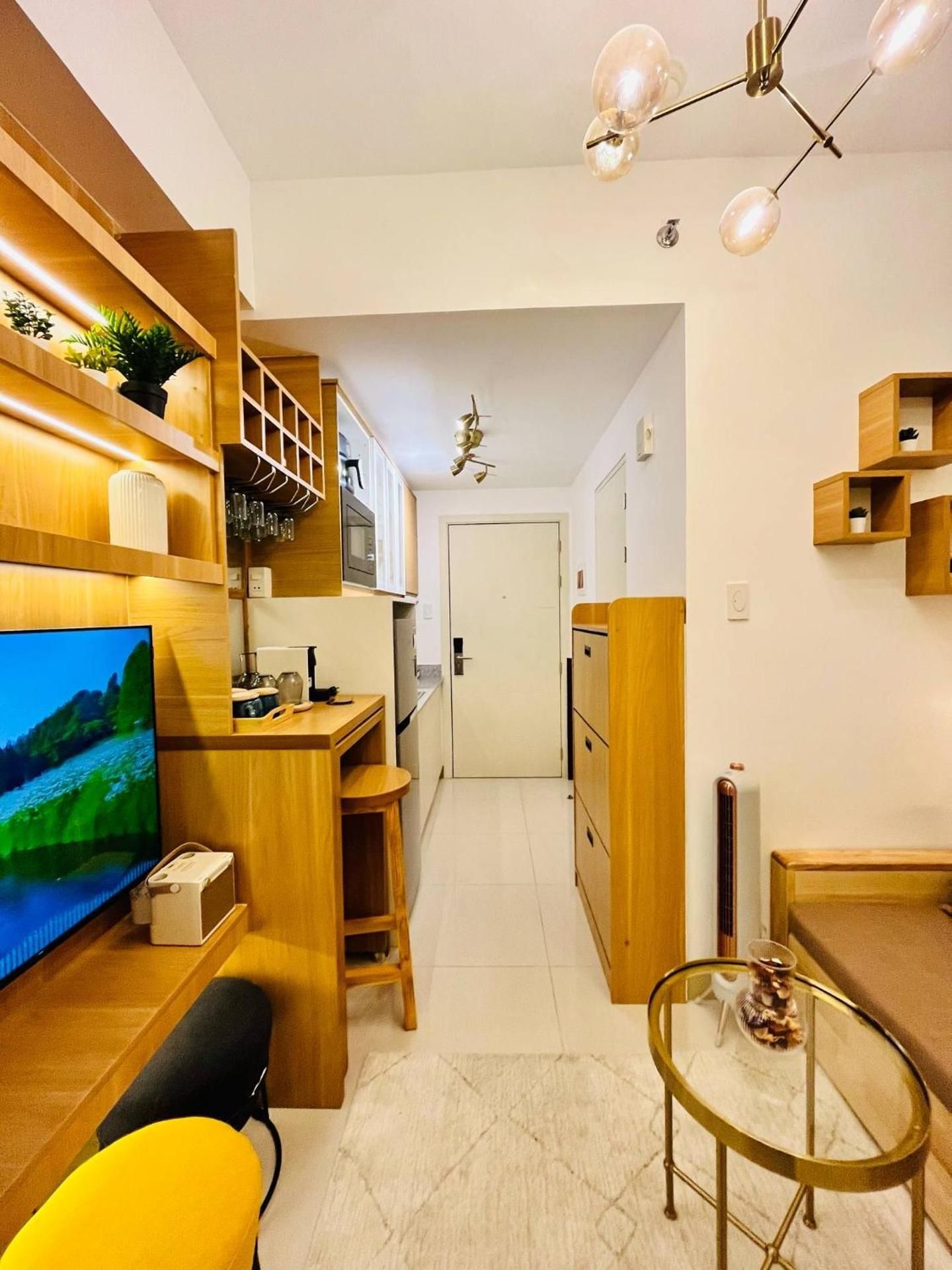 Apartment with City View