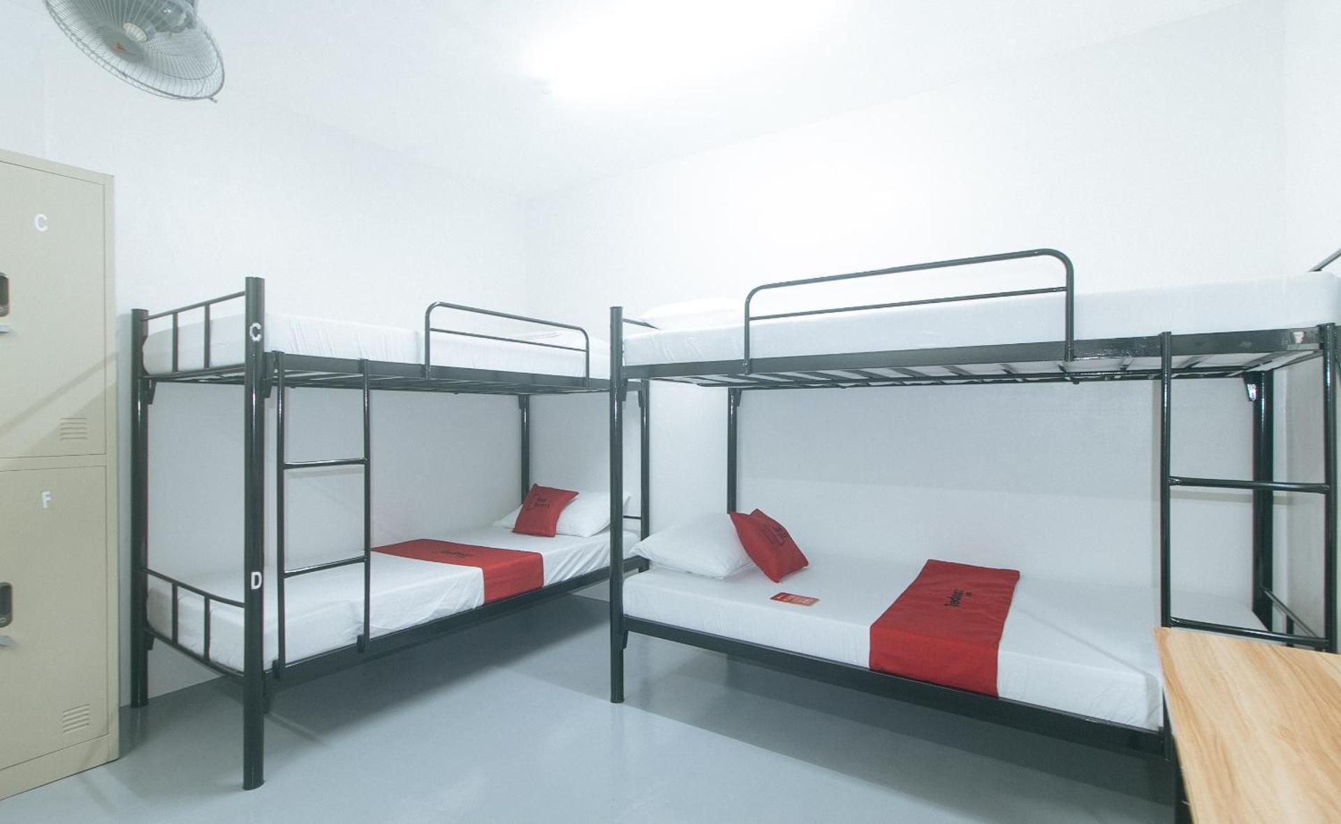 Mixed Dormitory Room