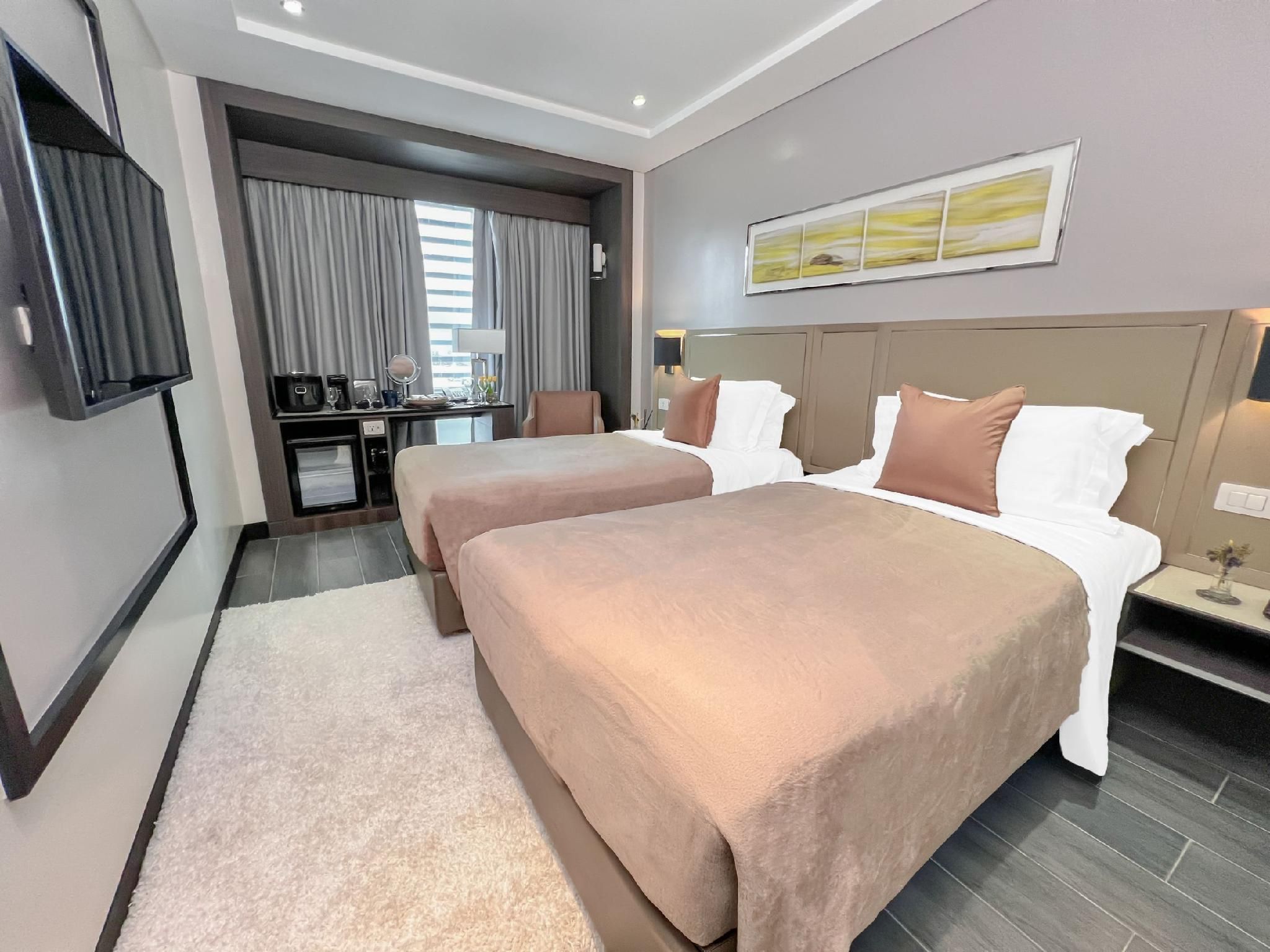 Runway Stay with 2 Beds