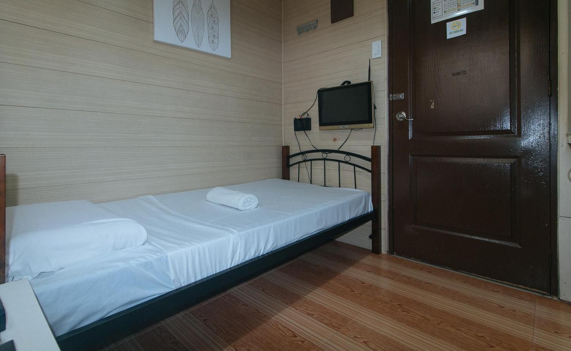 Economy Single Room